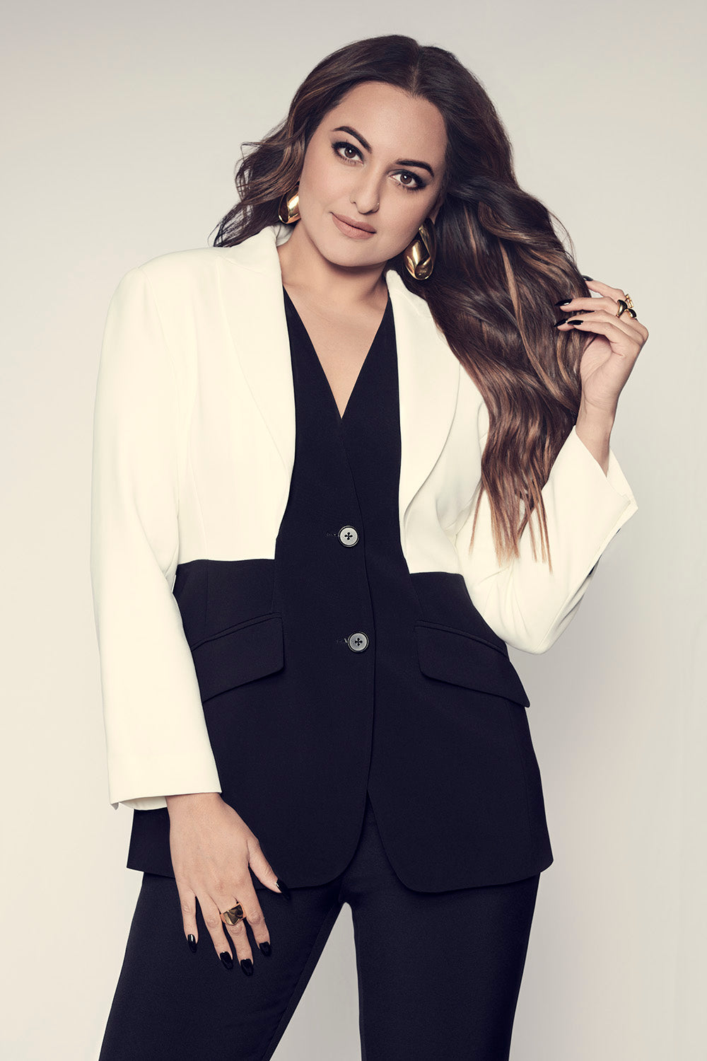 Sonakshi Sinha in Joni Co-ord Set
