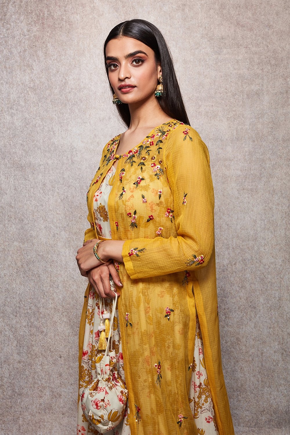 FARAH - ajieshoberoi