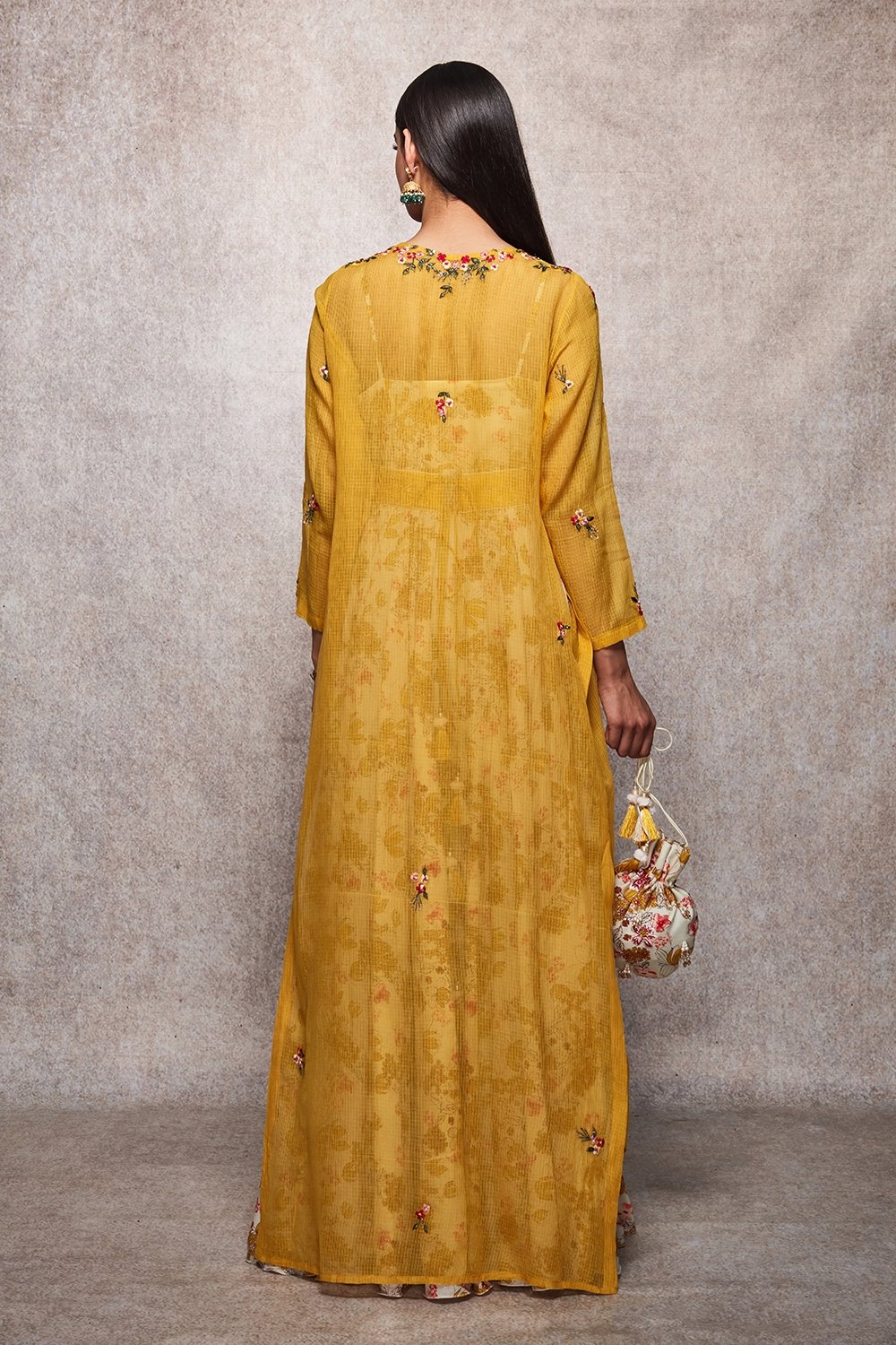 FARAH - ajieshoberoi