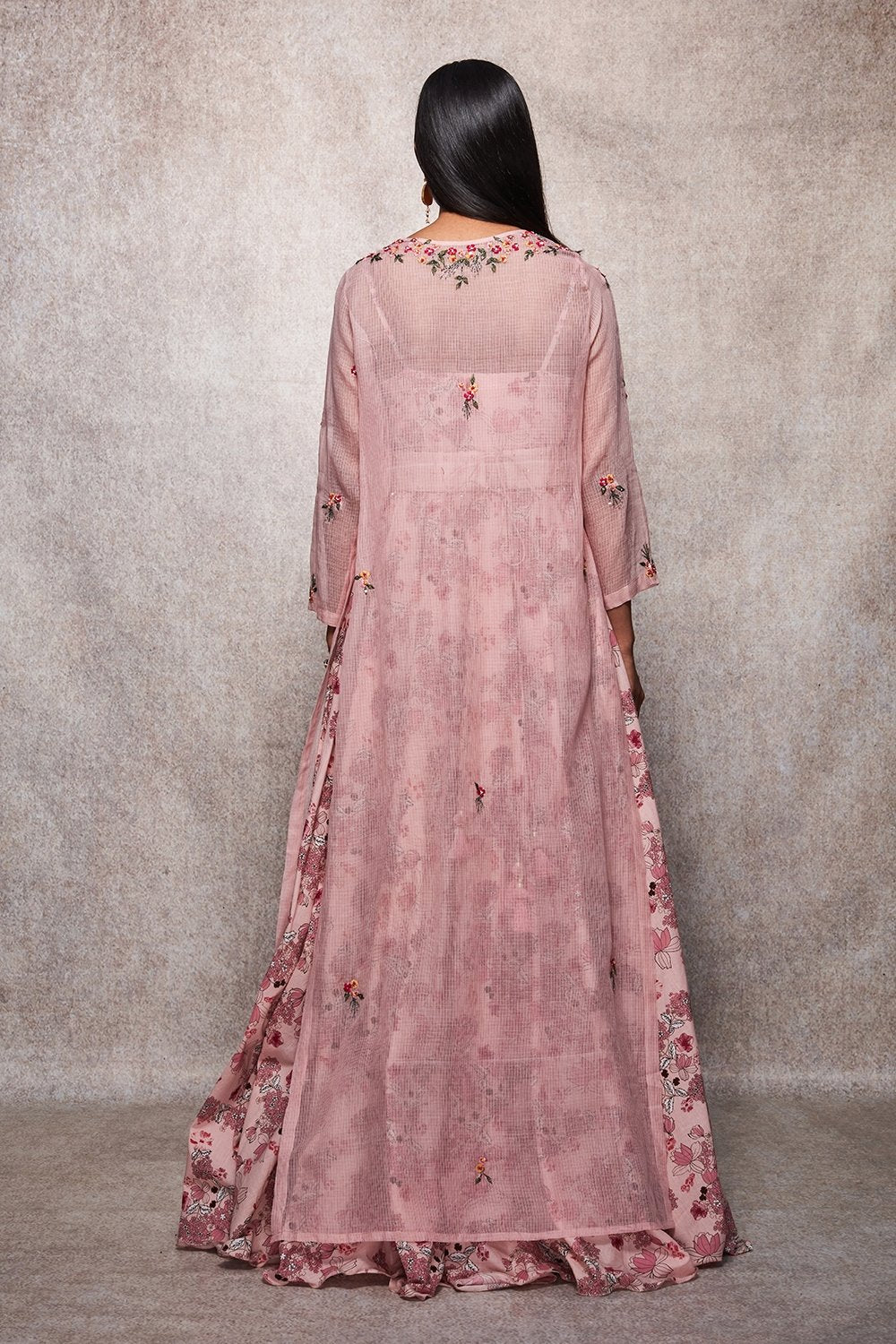 FARAH - ajieshoberoi