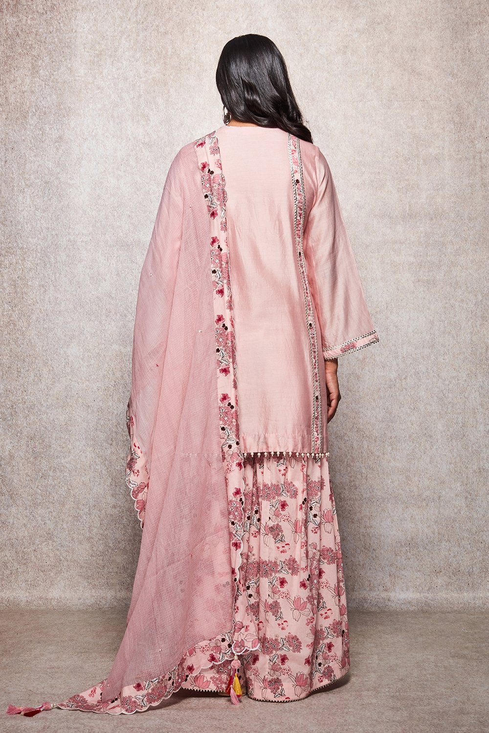 FARHEEN - ajieshoberoi