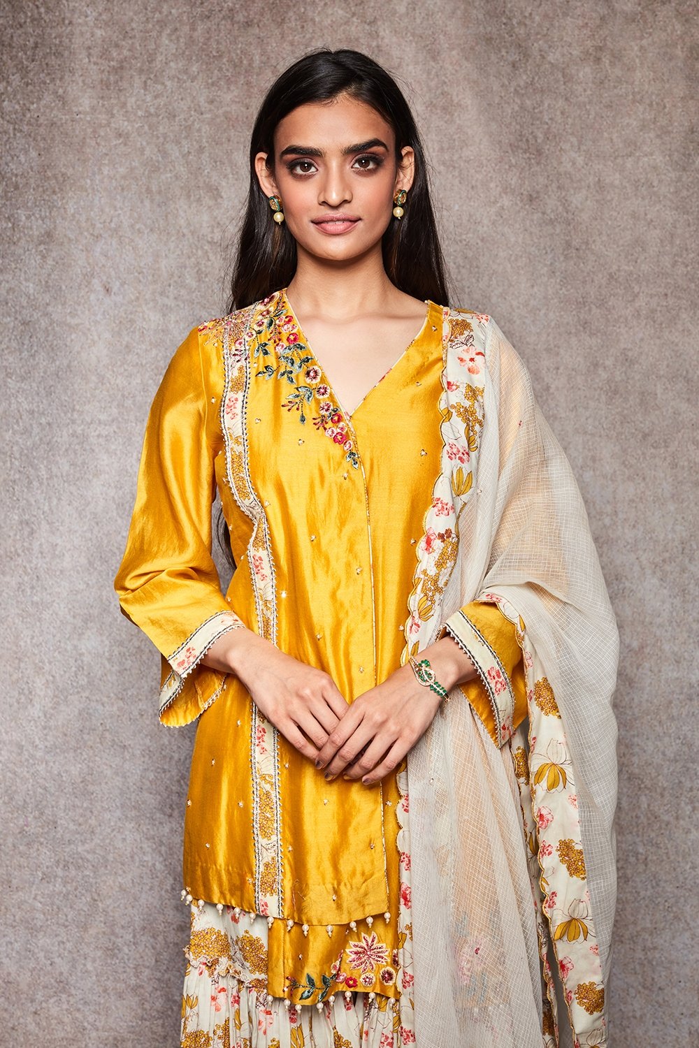 FARHEEN - ajieshoberoi
