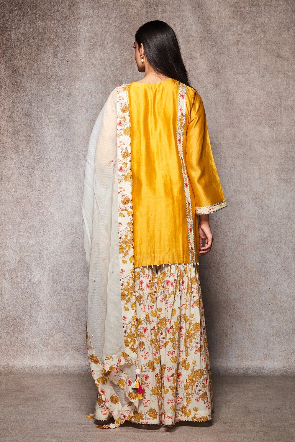 FARHEEN - ajieshoberoi