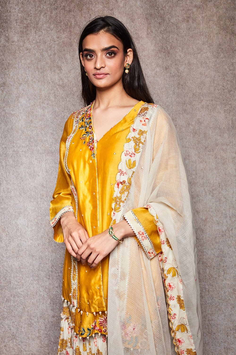 FARHEEN - ajieshoberoi