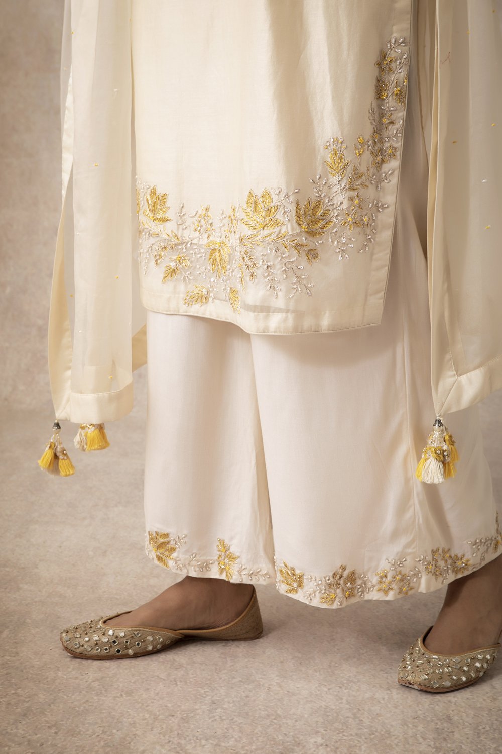 Ivory Straight Kurta Set - ajieshoberoi