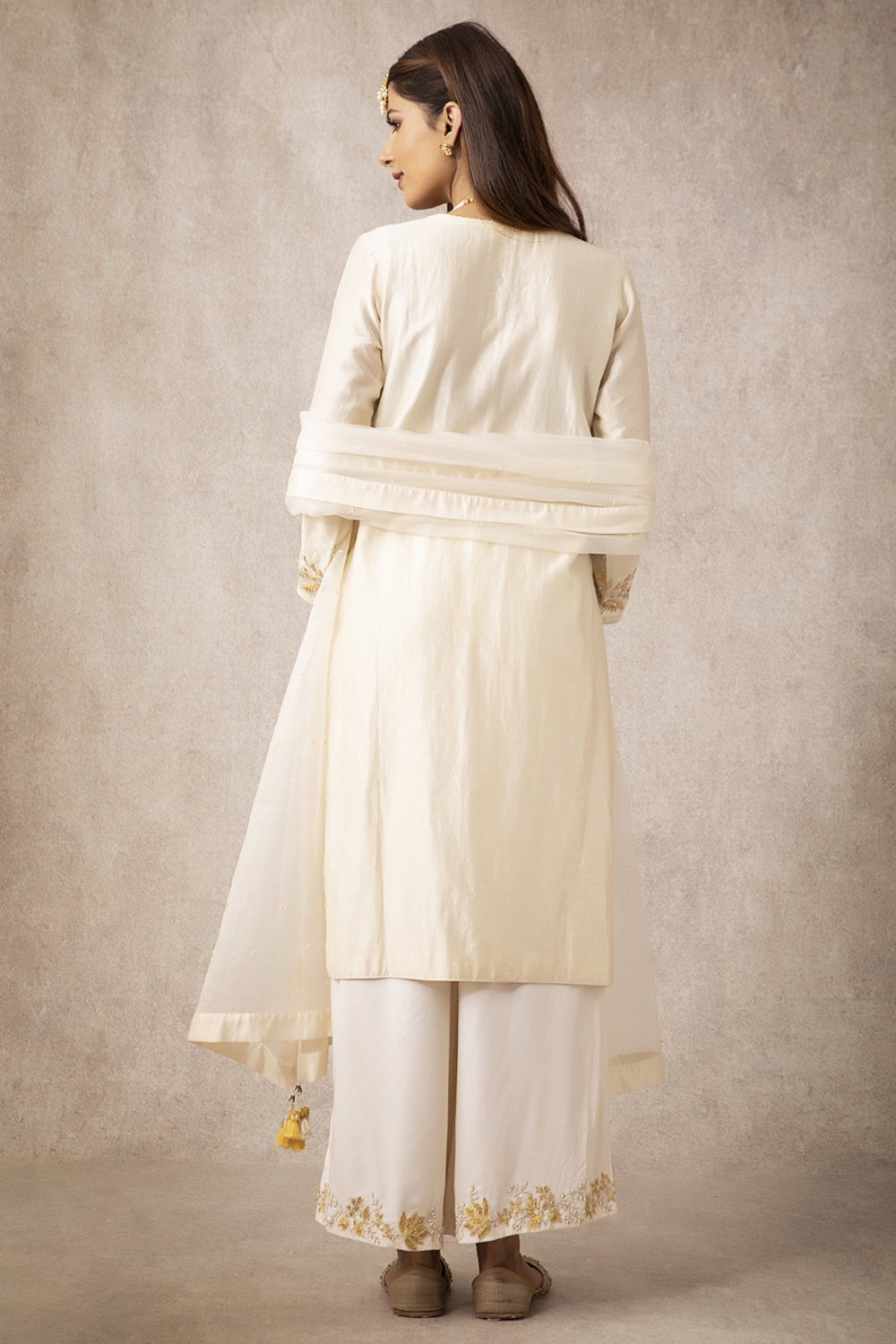 Ivory Straight Kurta Set - ajieshoberoi