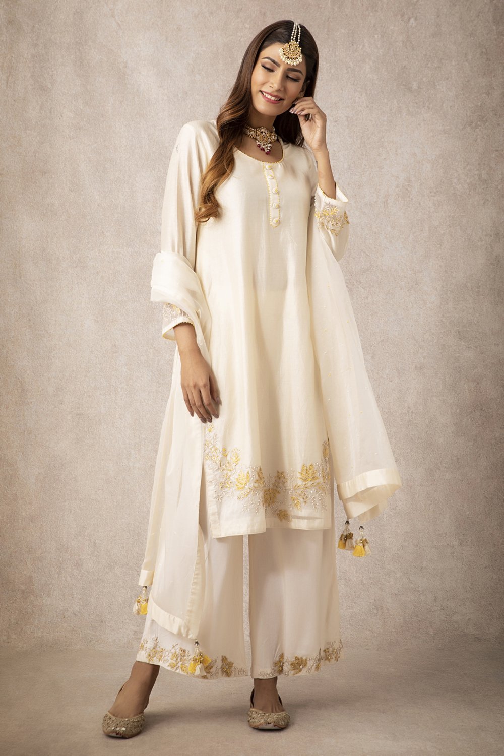 Ivory Straight Kurta Set - ajieshoberoi