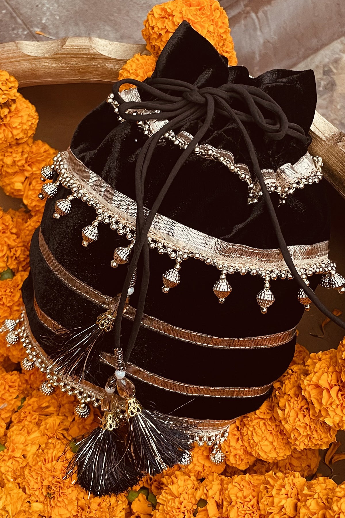 Light Gold Bead Lace Velvet Potli - ajieshoberoi