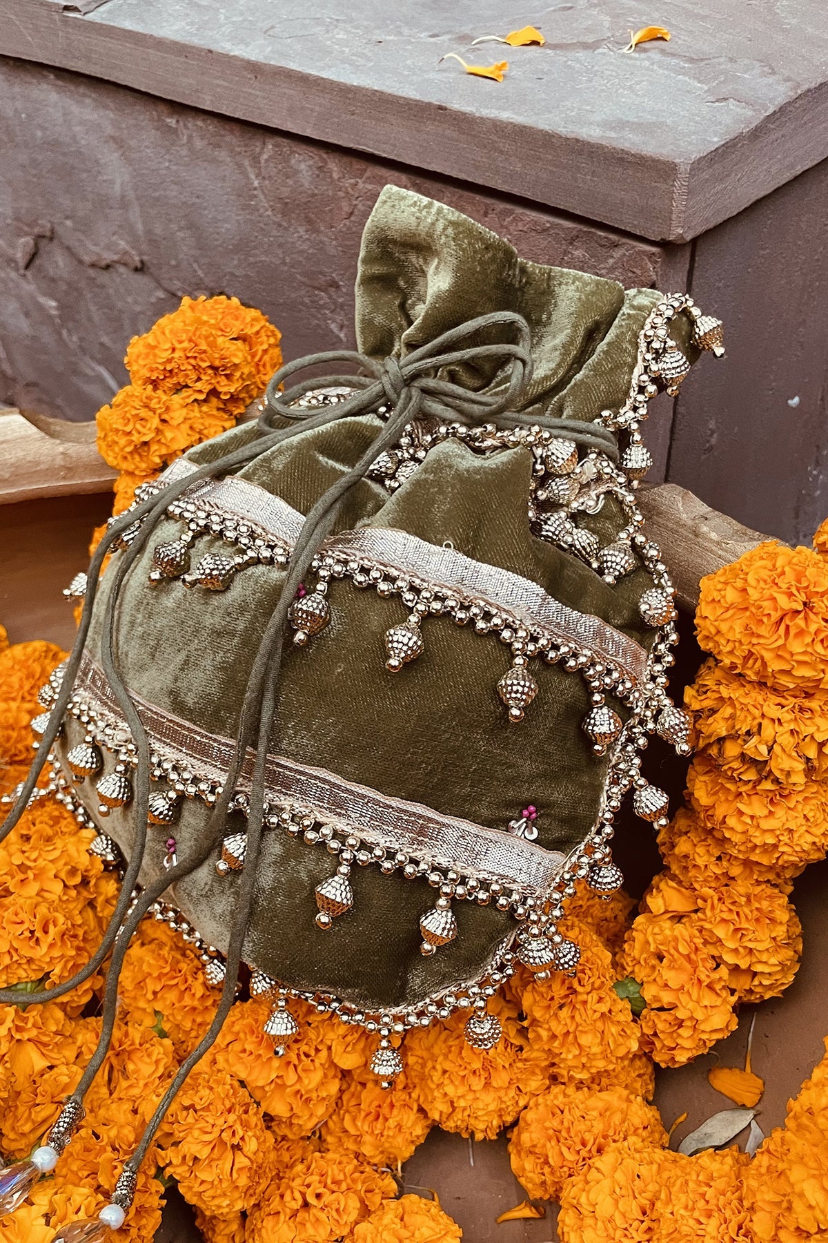Light Gold Bead Lace Velvet Potli - ajieshoberoi