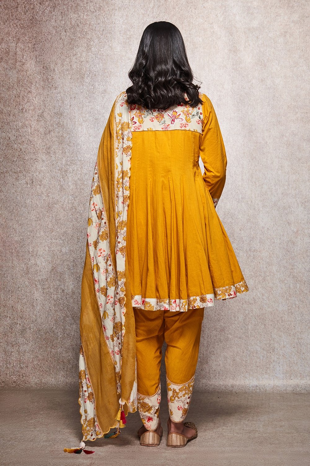 MAHIRA - ajieshoberoi