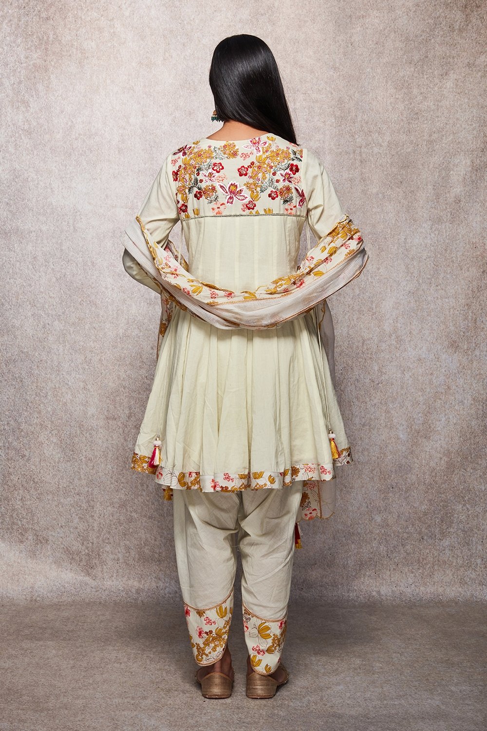 MAHIRA - ajieshoberoi