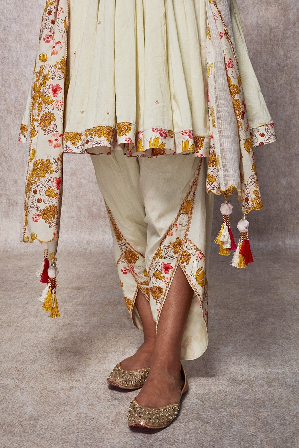 MAHIRA - ajieshoberoi