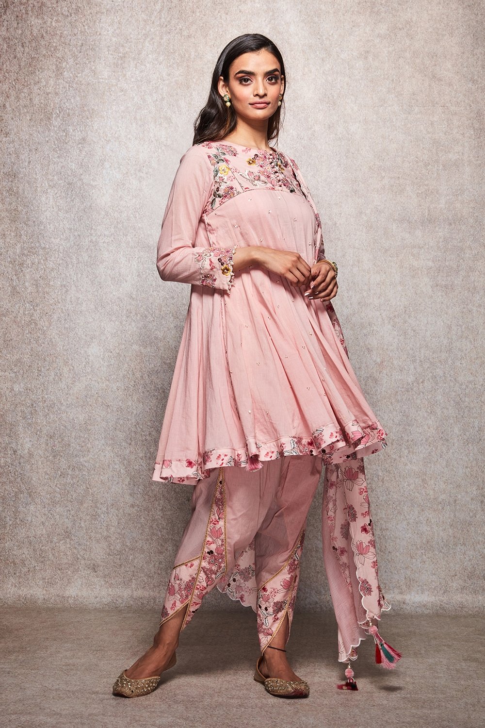 MAHIRA - ajieshoberoi