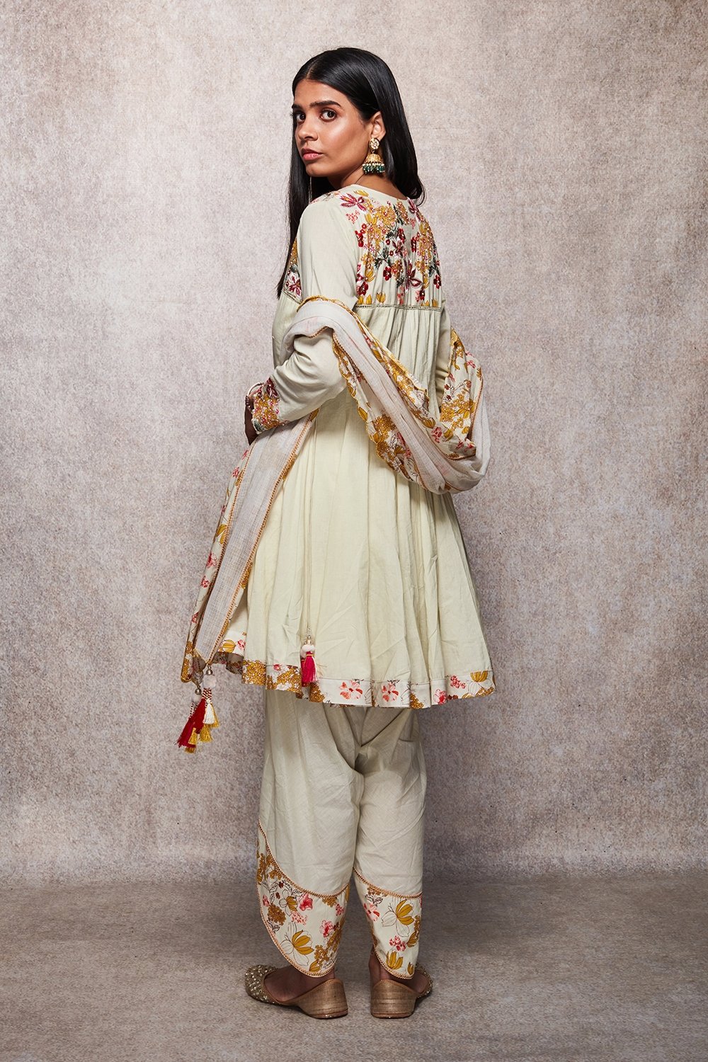 MAHIRA - ajieshoberoi