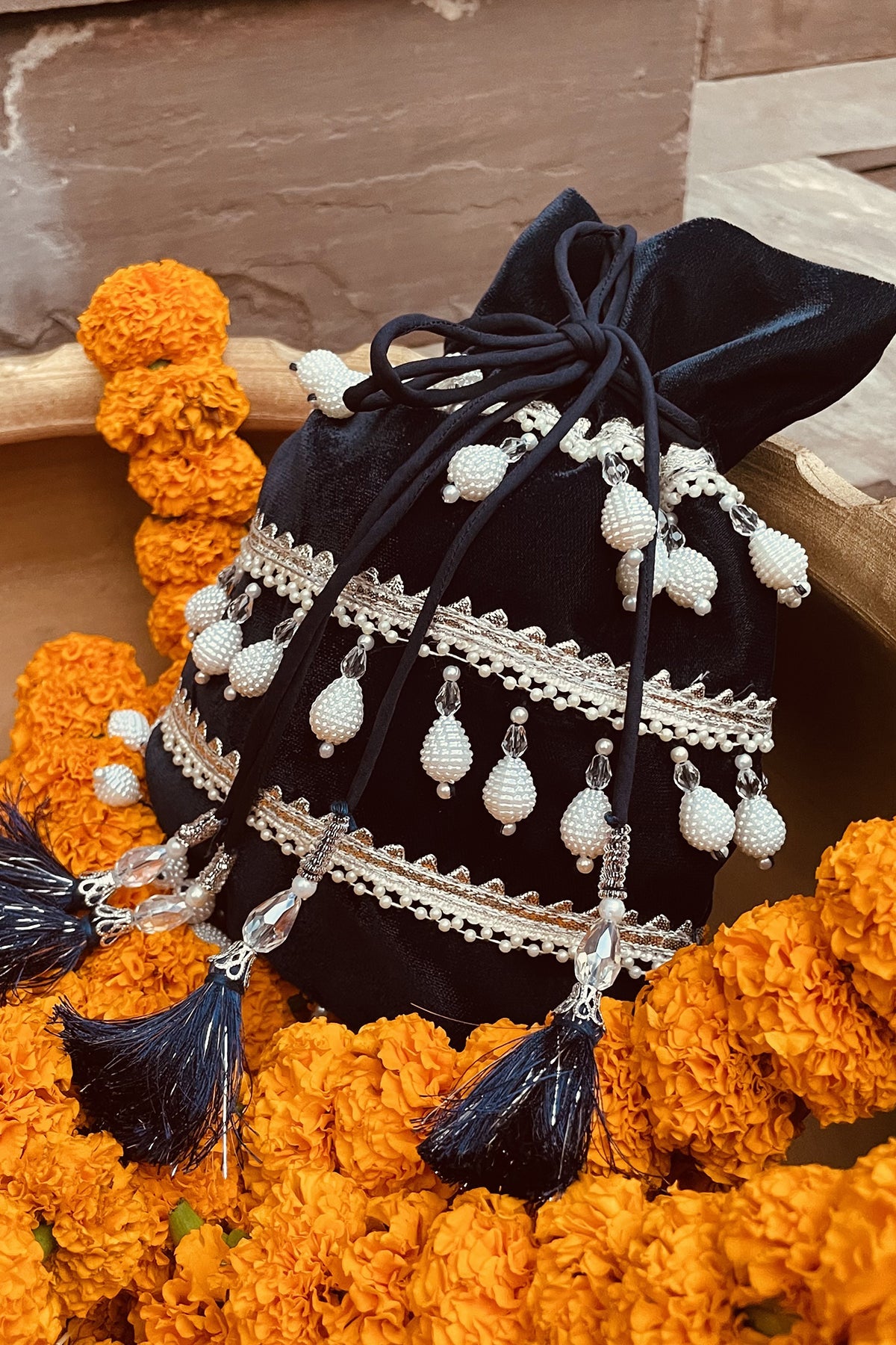 Pearl Drop Velvet Potli - ajieshoberoi