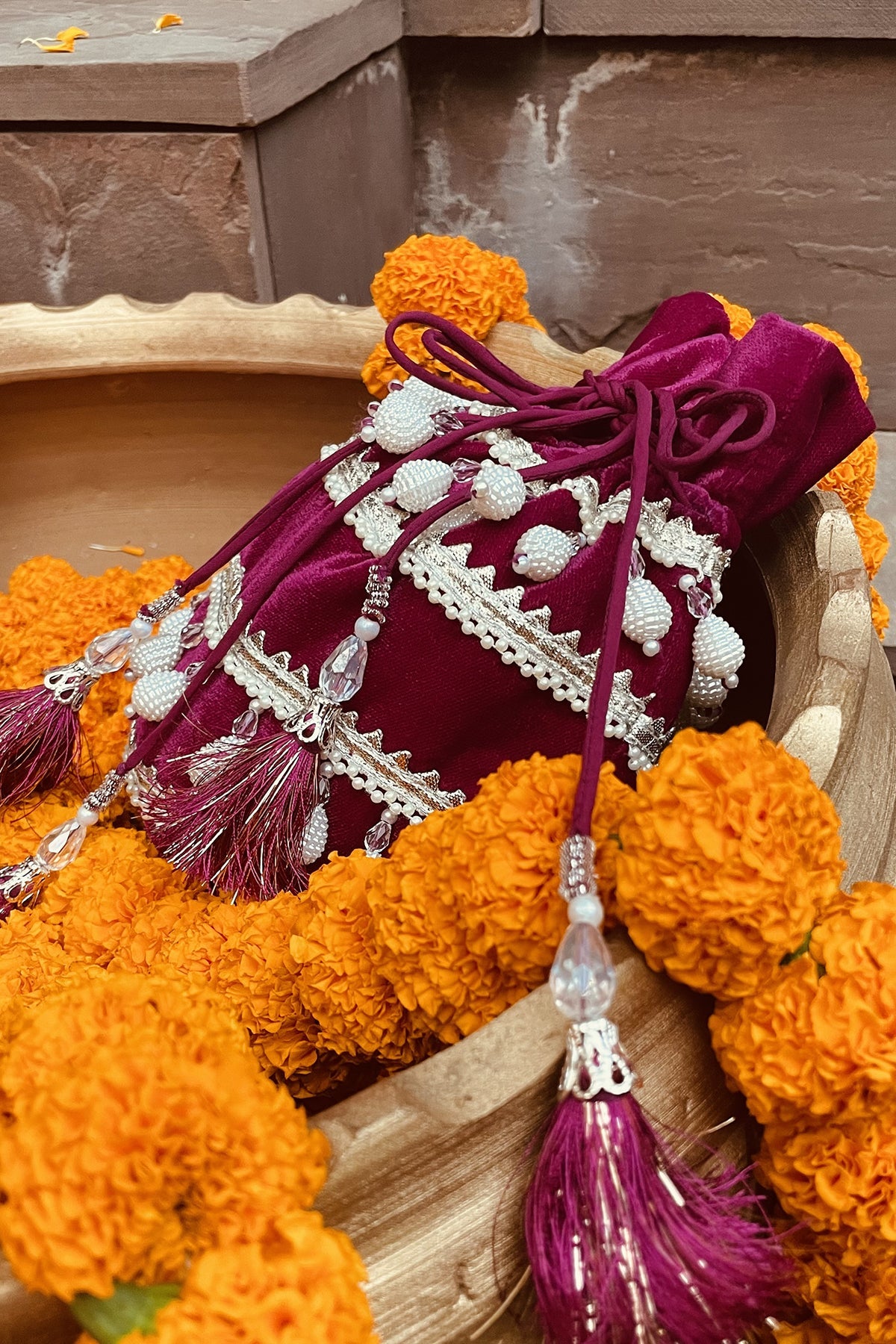 Pearl Drop Velvet Potli - ajieshoberoi
