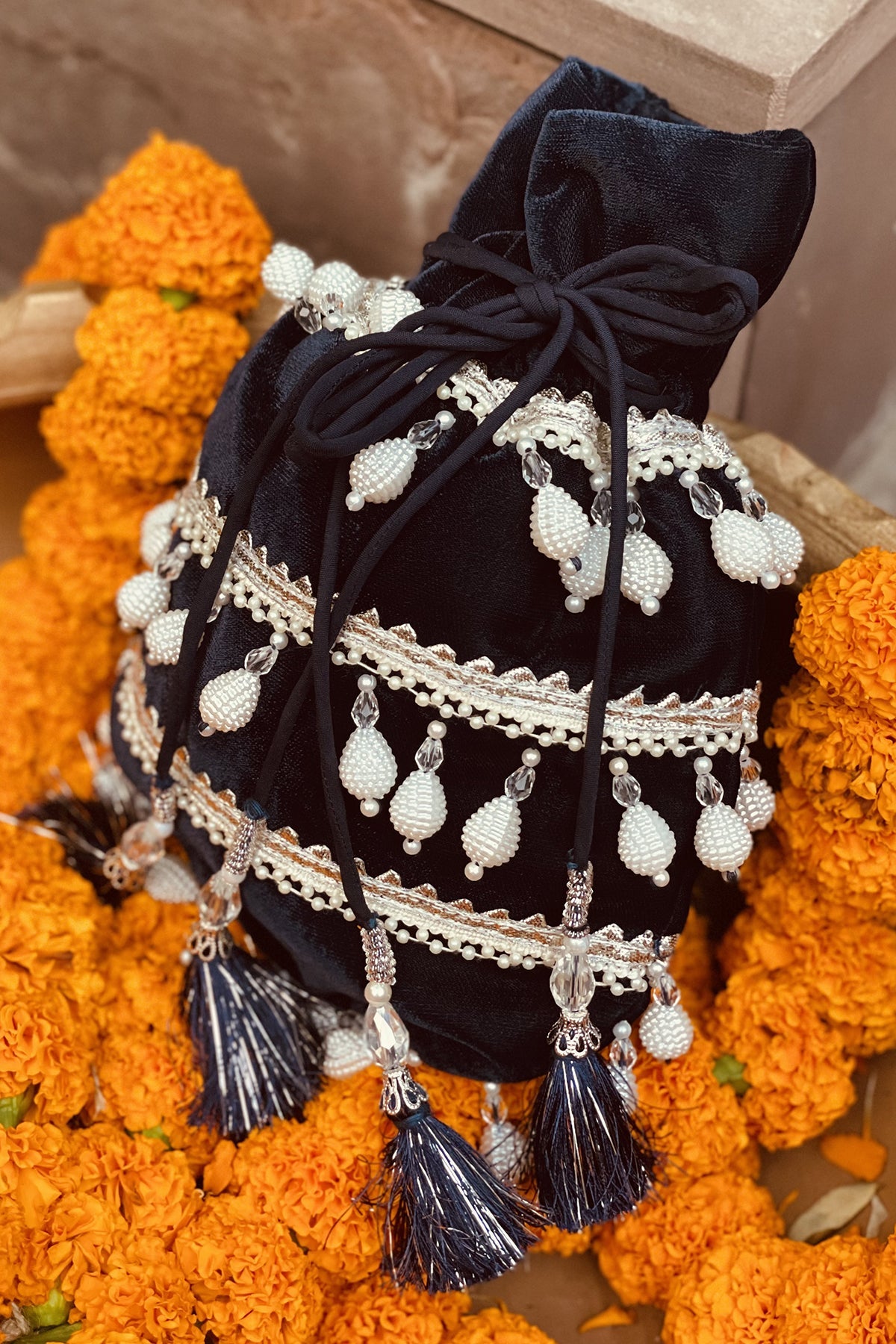 Pearl Drop Velvet Potli - ajieshoberoi