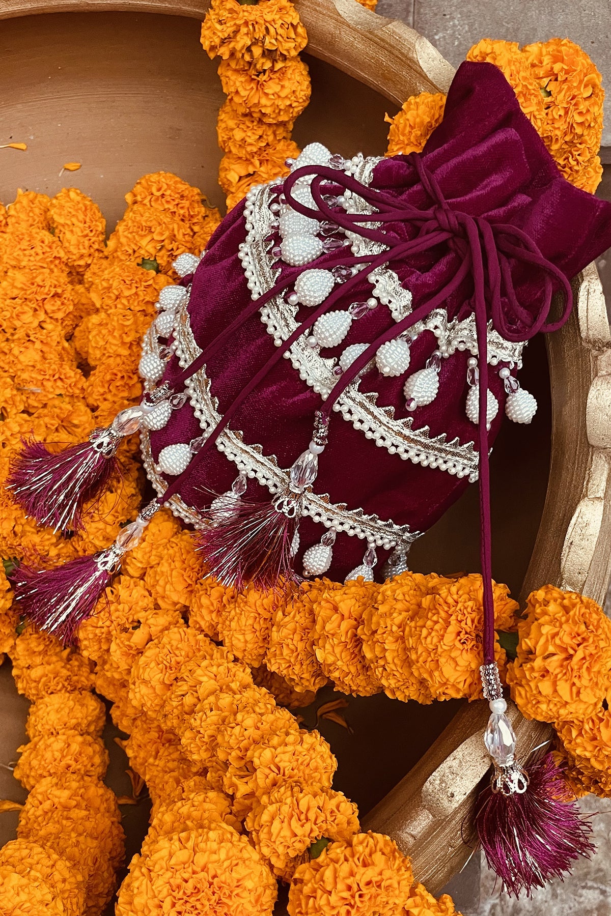 Pearl Drop Velvet Potli - ajieshoberoi