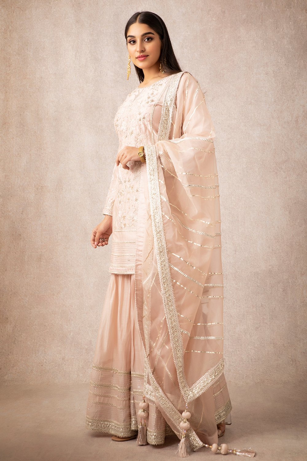 Salmon Straight Kurta Set - ajieshoberoi