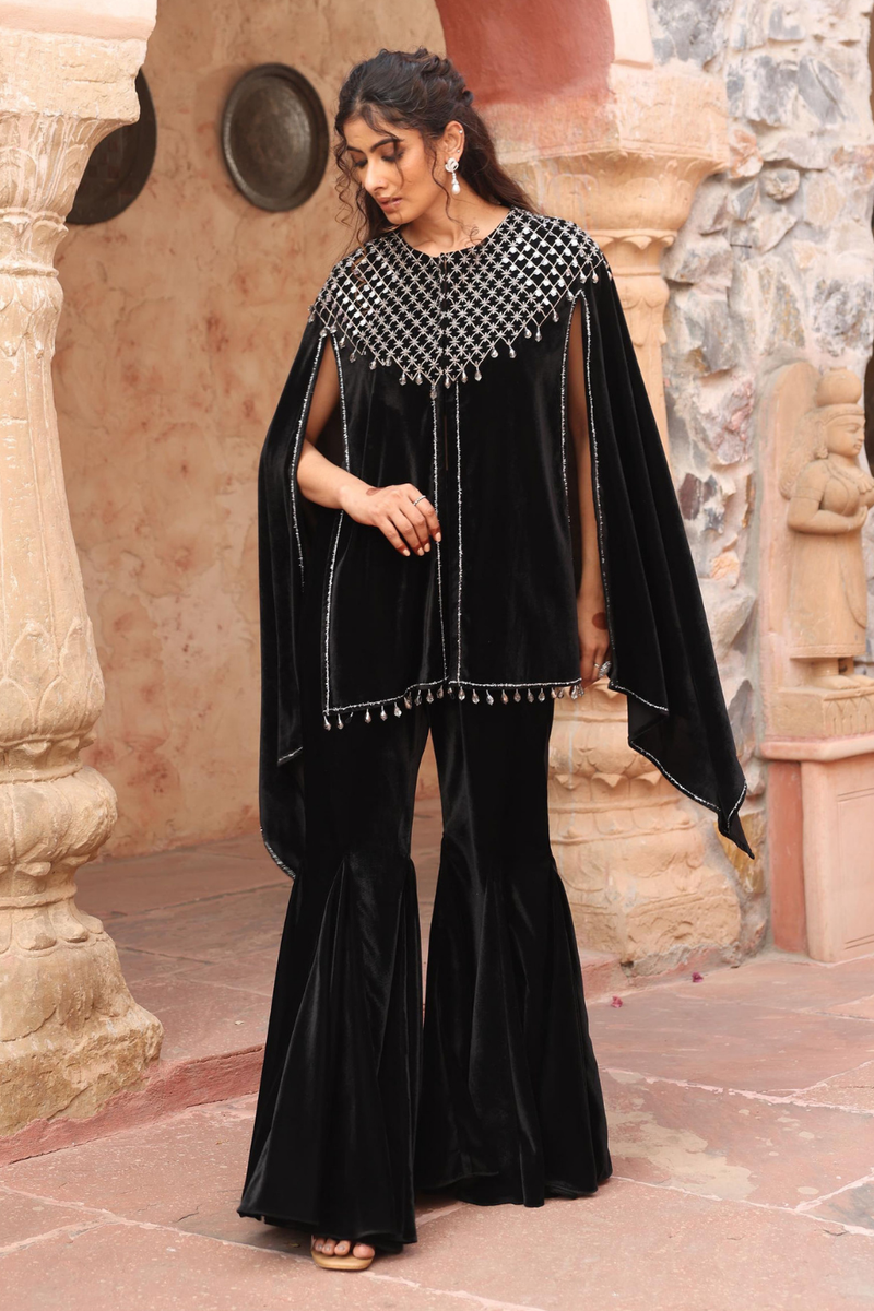 Black Cape Set