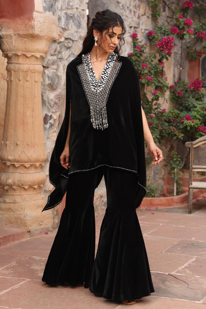 Black Cape Set