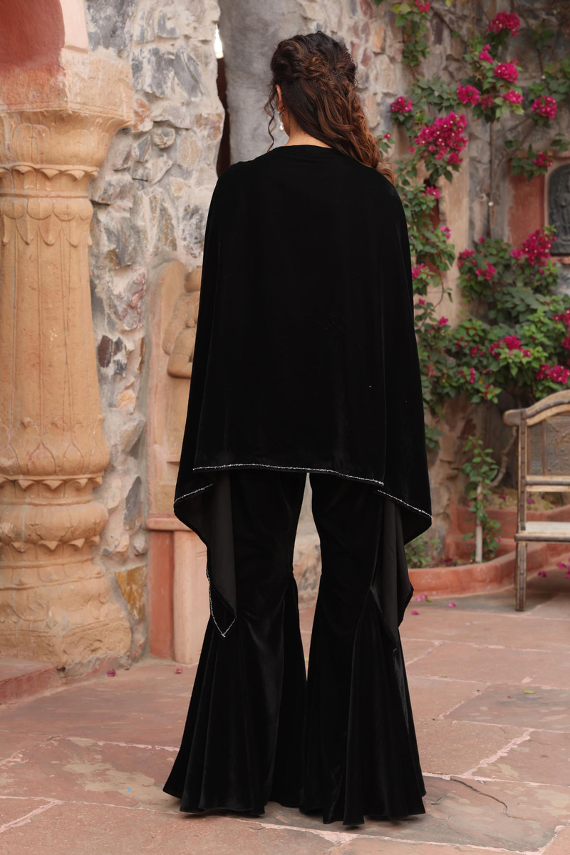 Black Cape Set