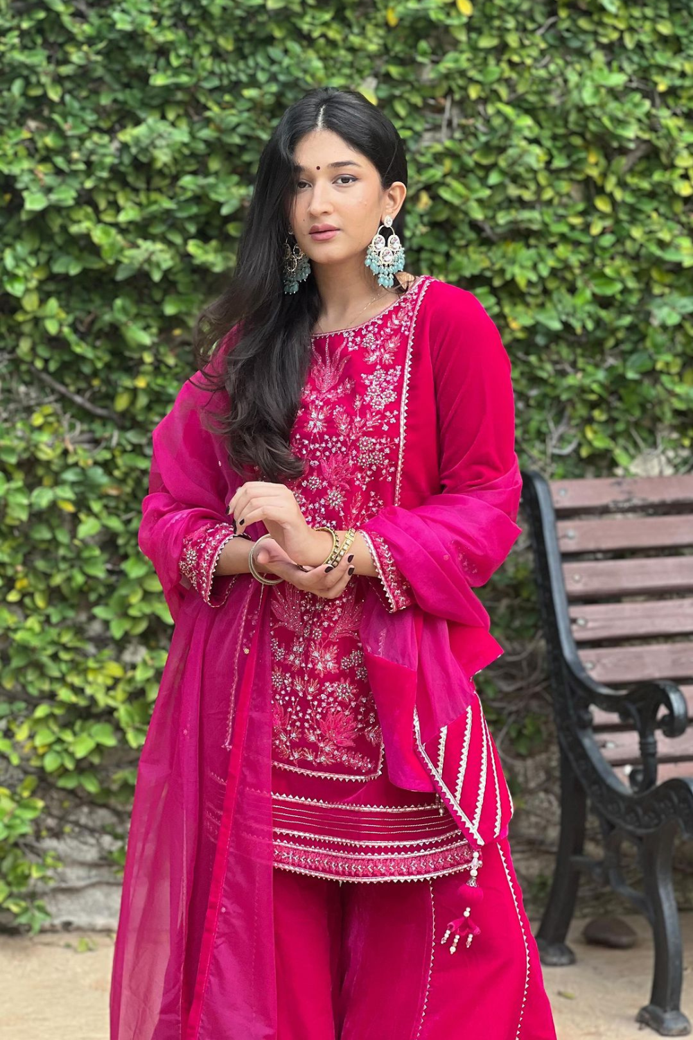 Seher datta in NAZIA - RANI PINK