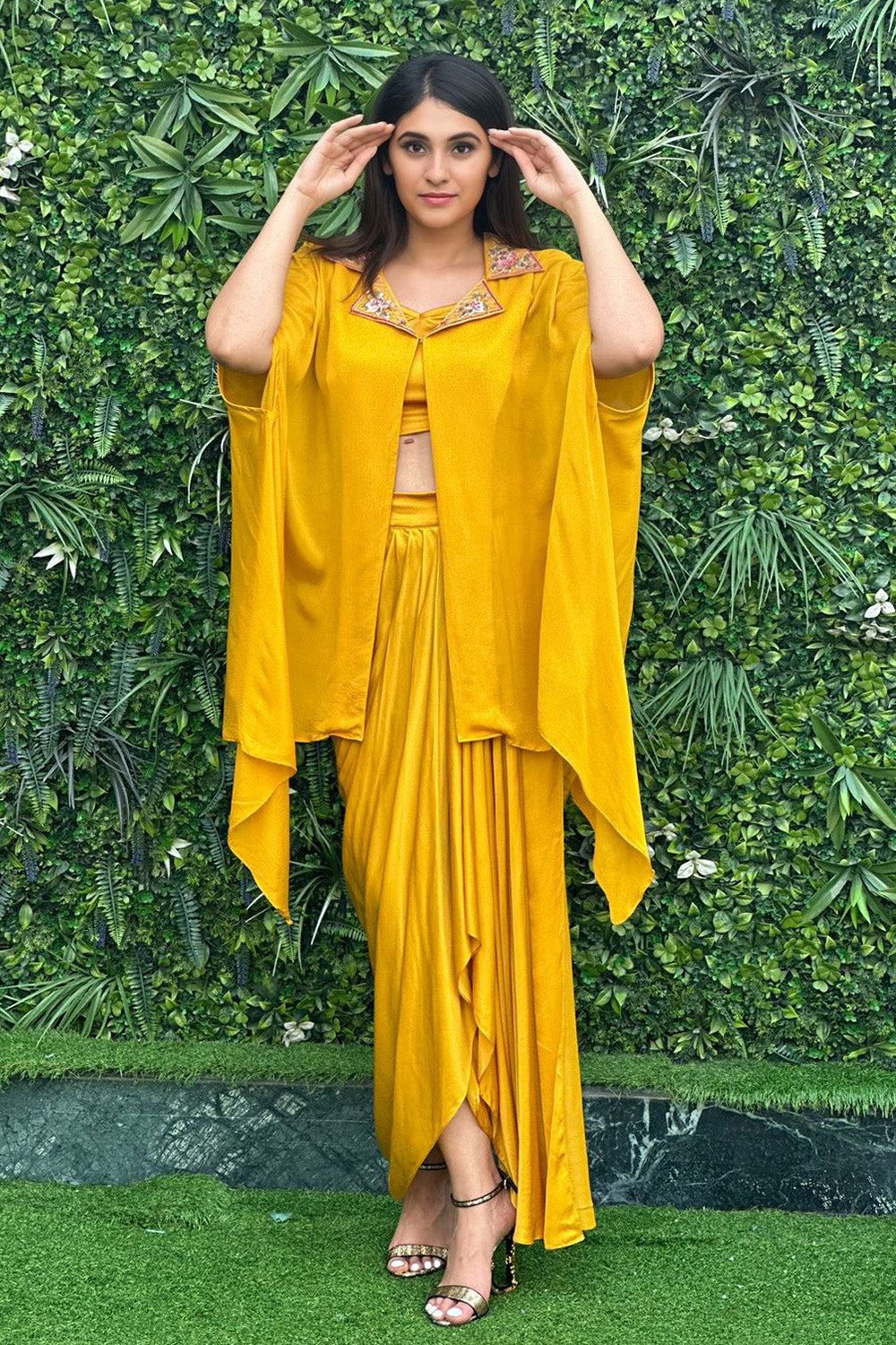 Heena Malhota in Zarin - Mustard