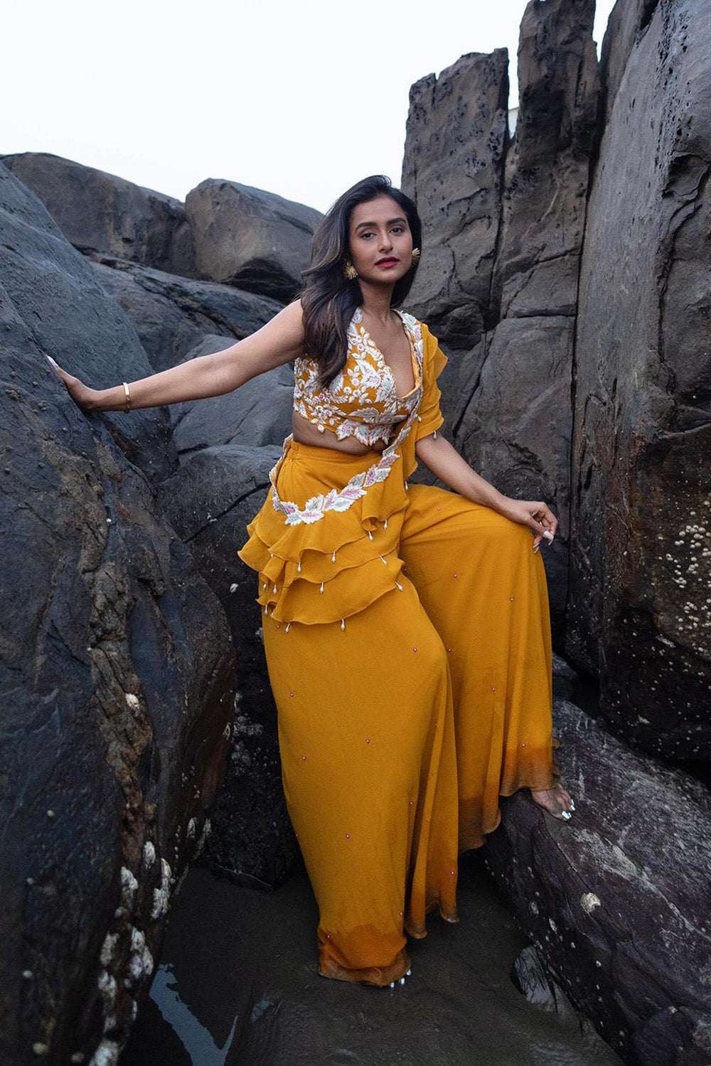 Pranwesha in Jhalak Mustard
