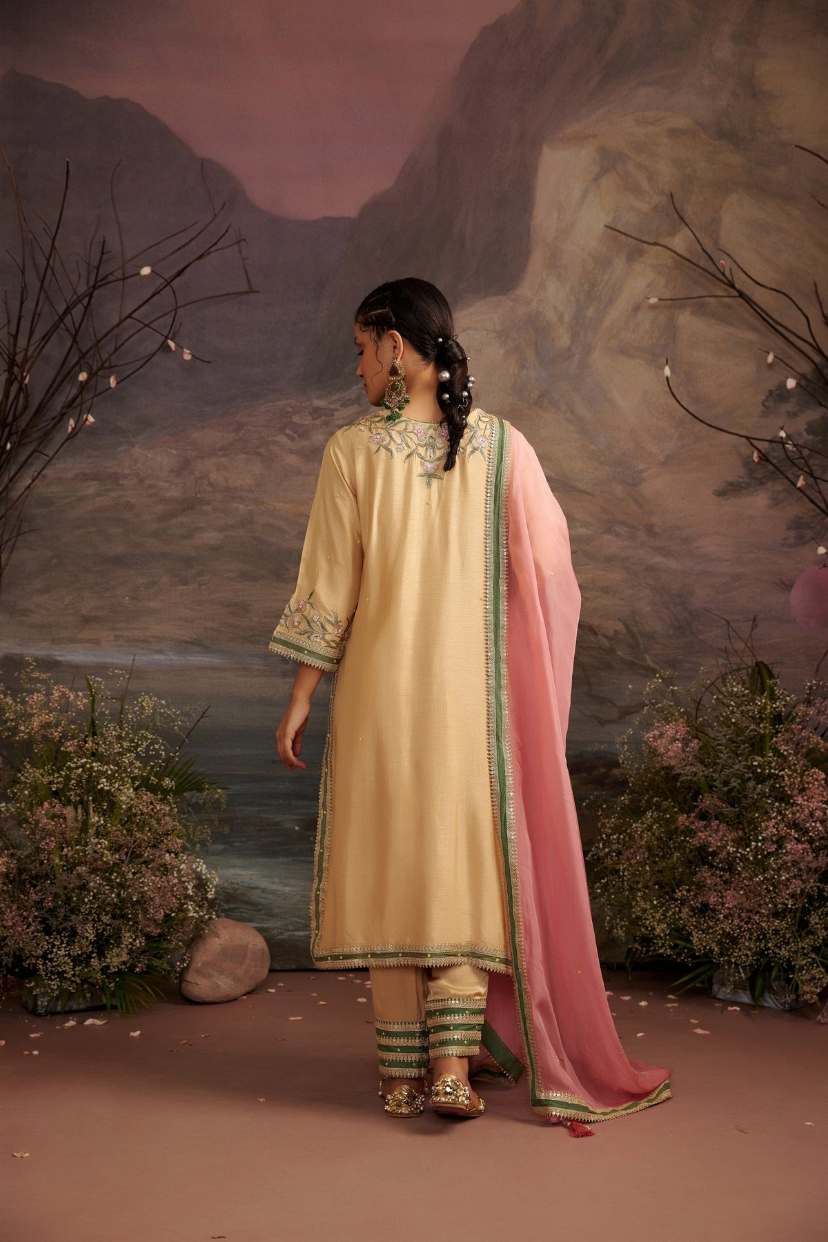 Nitya - Honey Gold