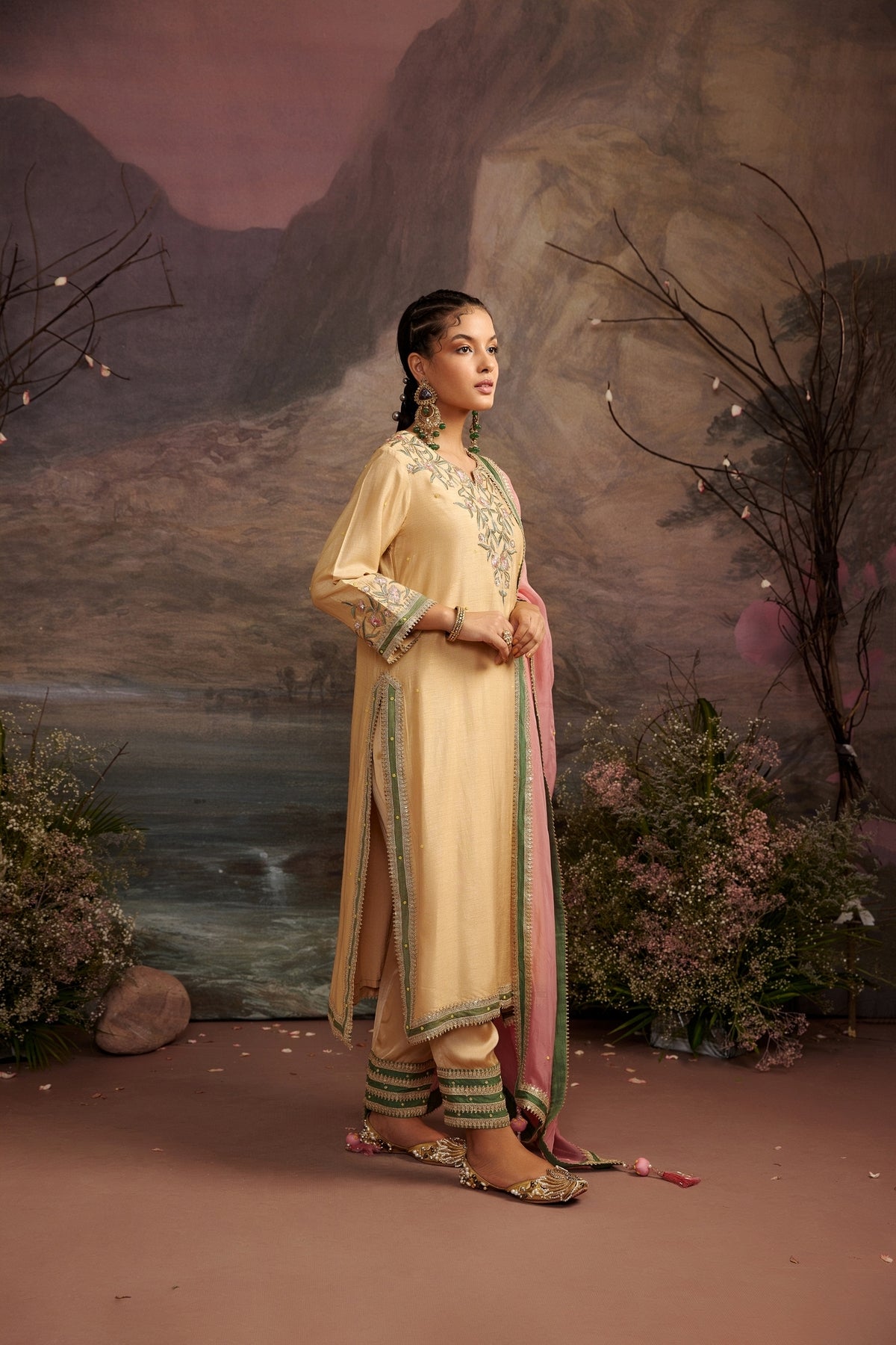Nitya - Honey Gold