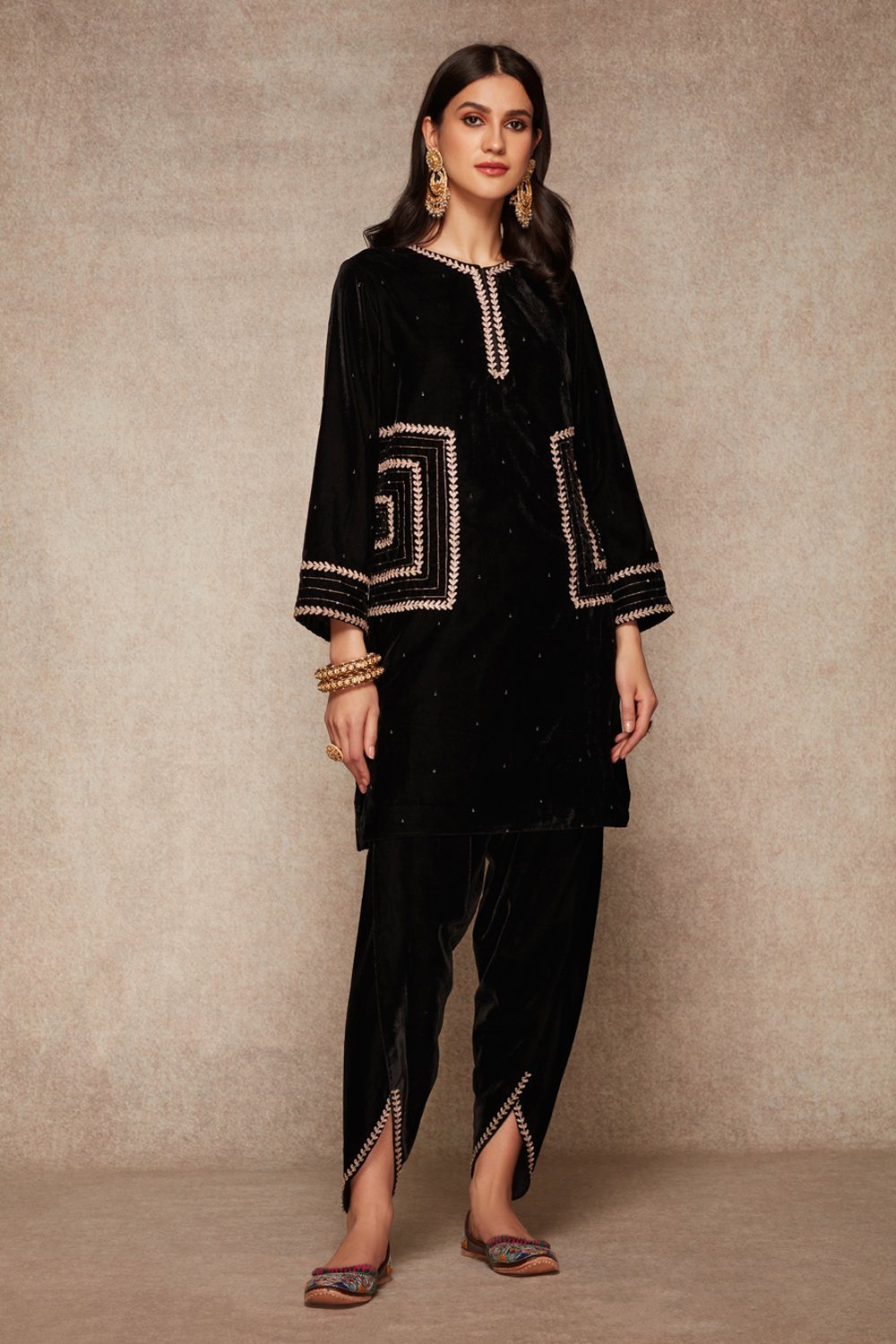 Black Kurta Set - ajieshoberoi