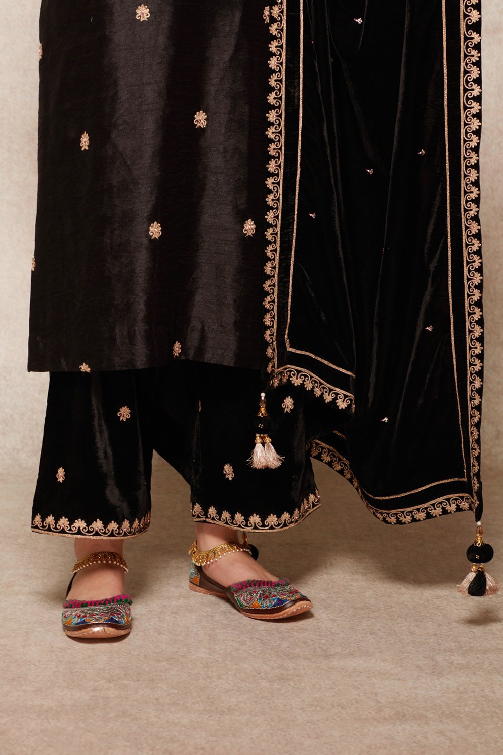 Black Kurta Set - ajieshoberoi