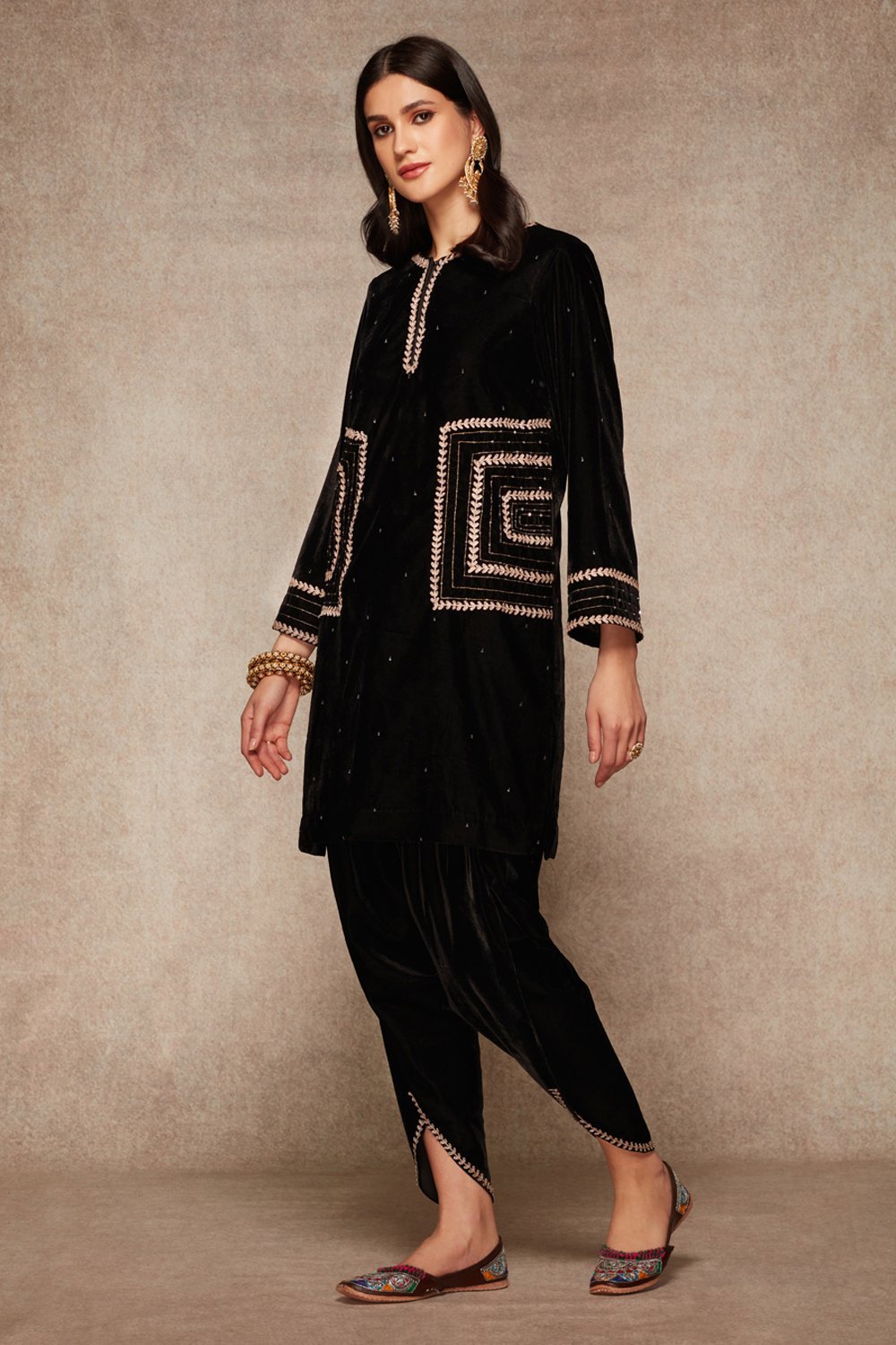 Black Kurta Set - ajieshoberoi