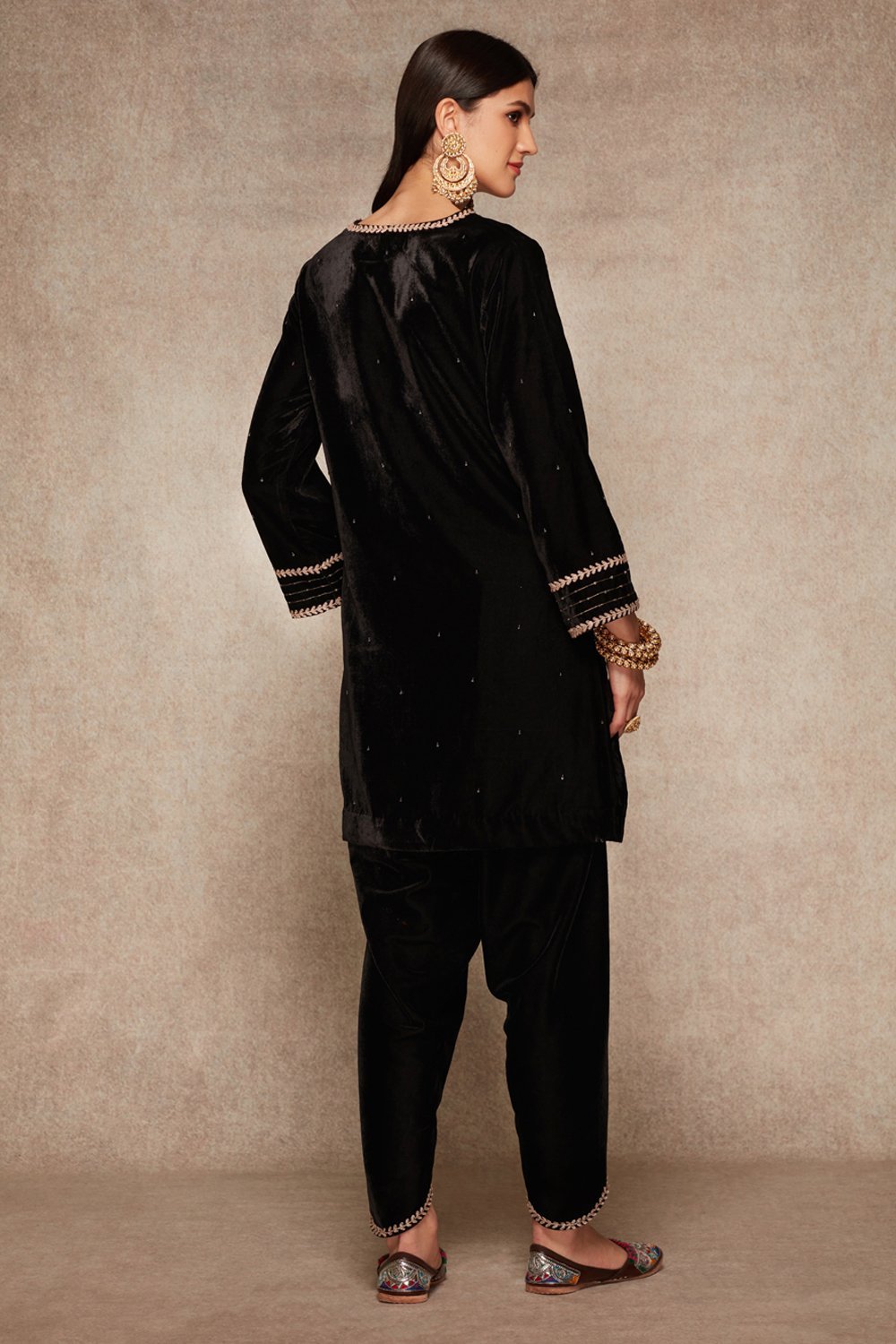 Black Kurta Set - ajieshoberoi