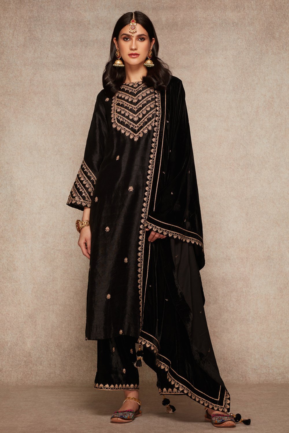 Black Kurta Set - ajieshoberoi