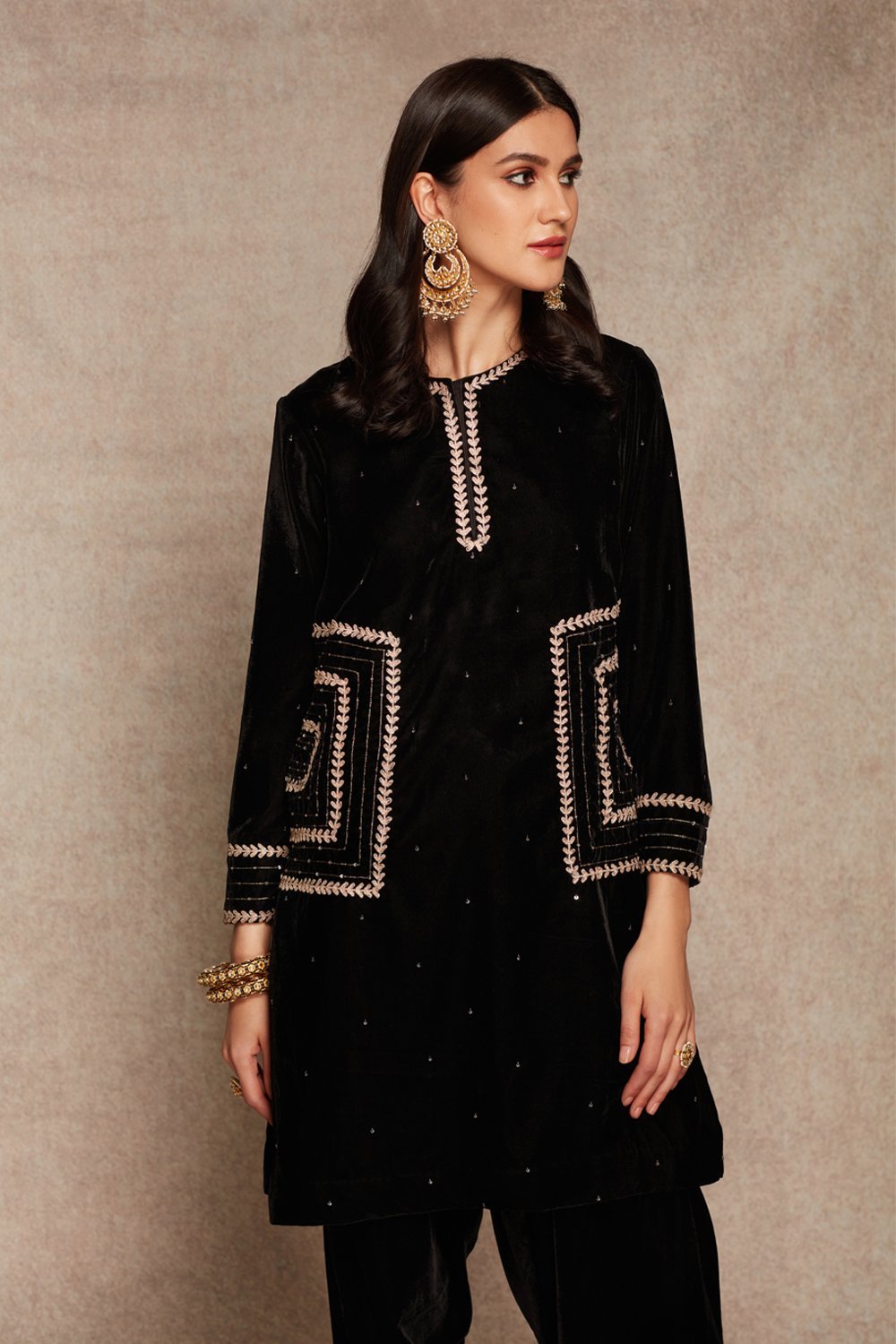 Black Kurta Set - ajieshoberoi
