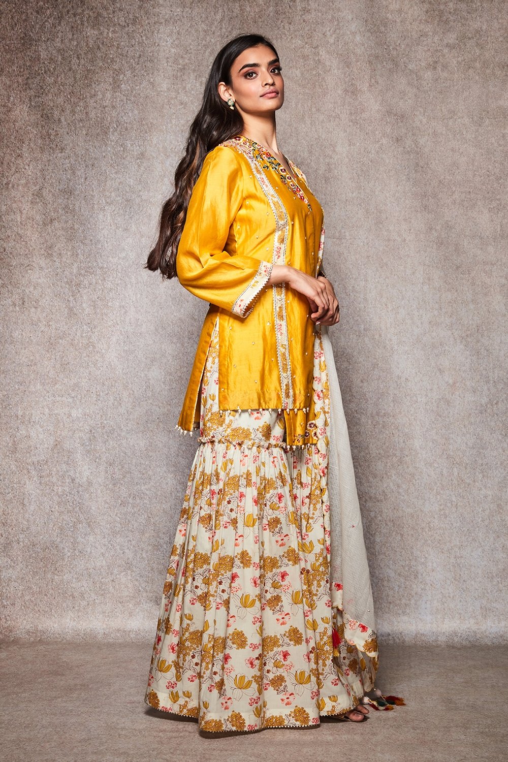 FARHEEN - ajieshoberoi