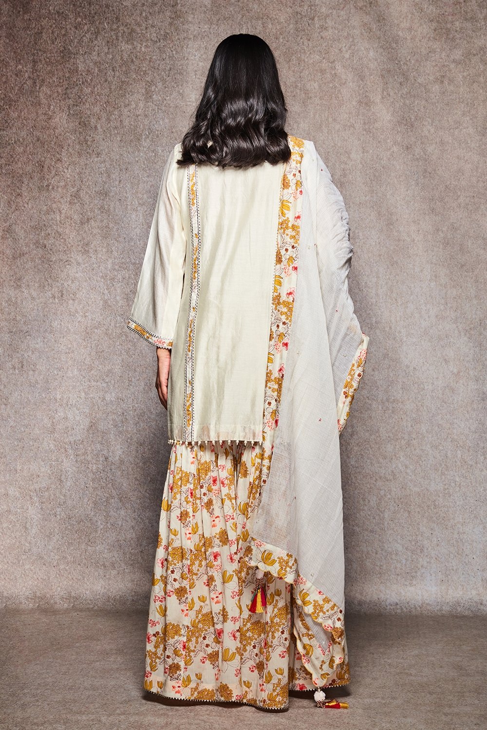 FARHEEN - ajieshoberoi