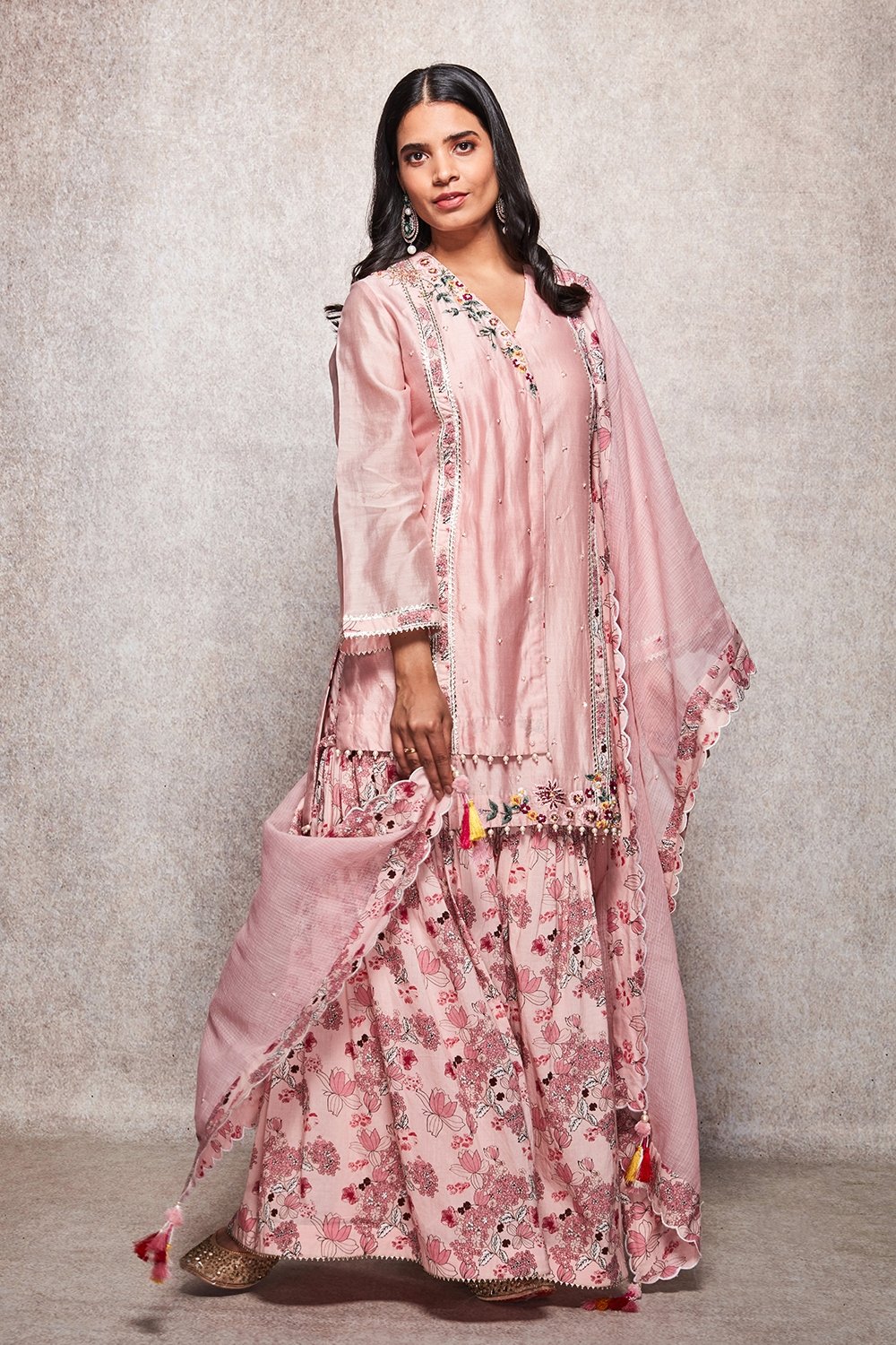 FARHEEN - ajieshoberoi