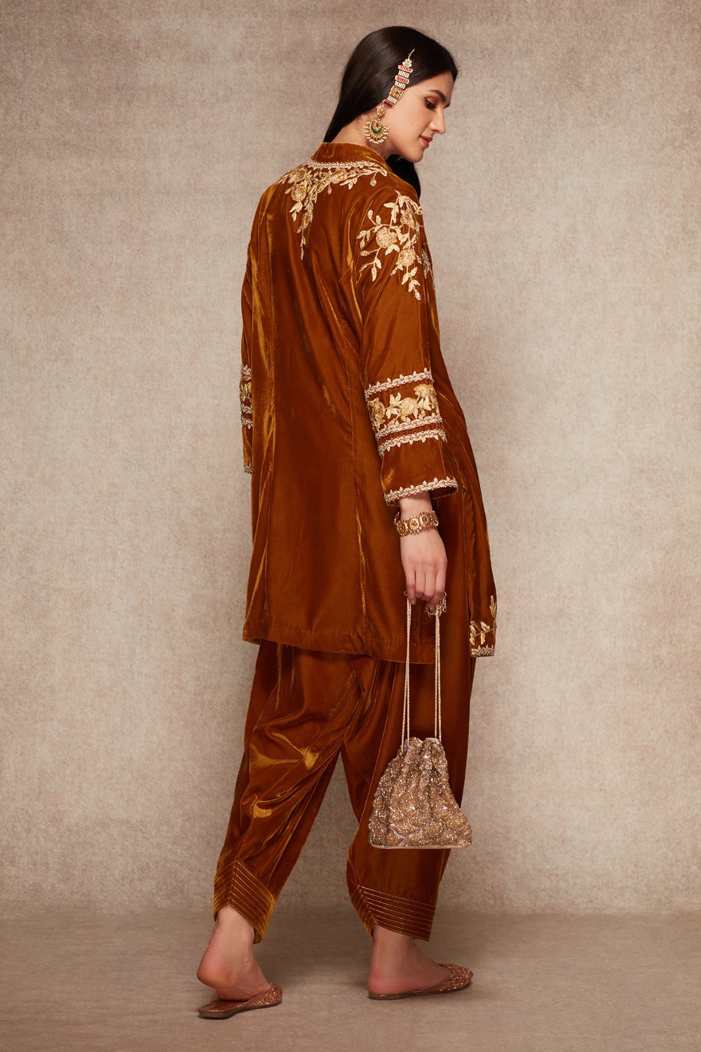 Honey Gold Kurta And Salwar Set - ajieshoberoi