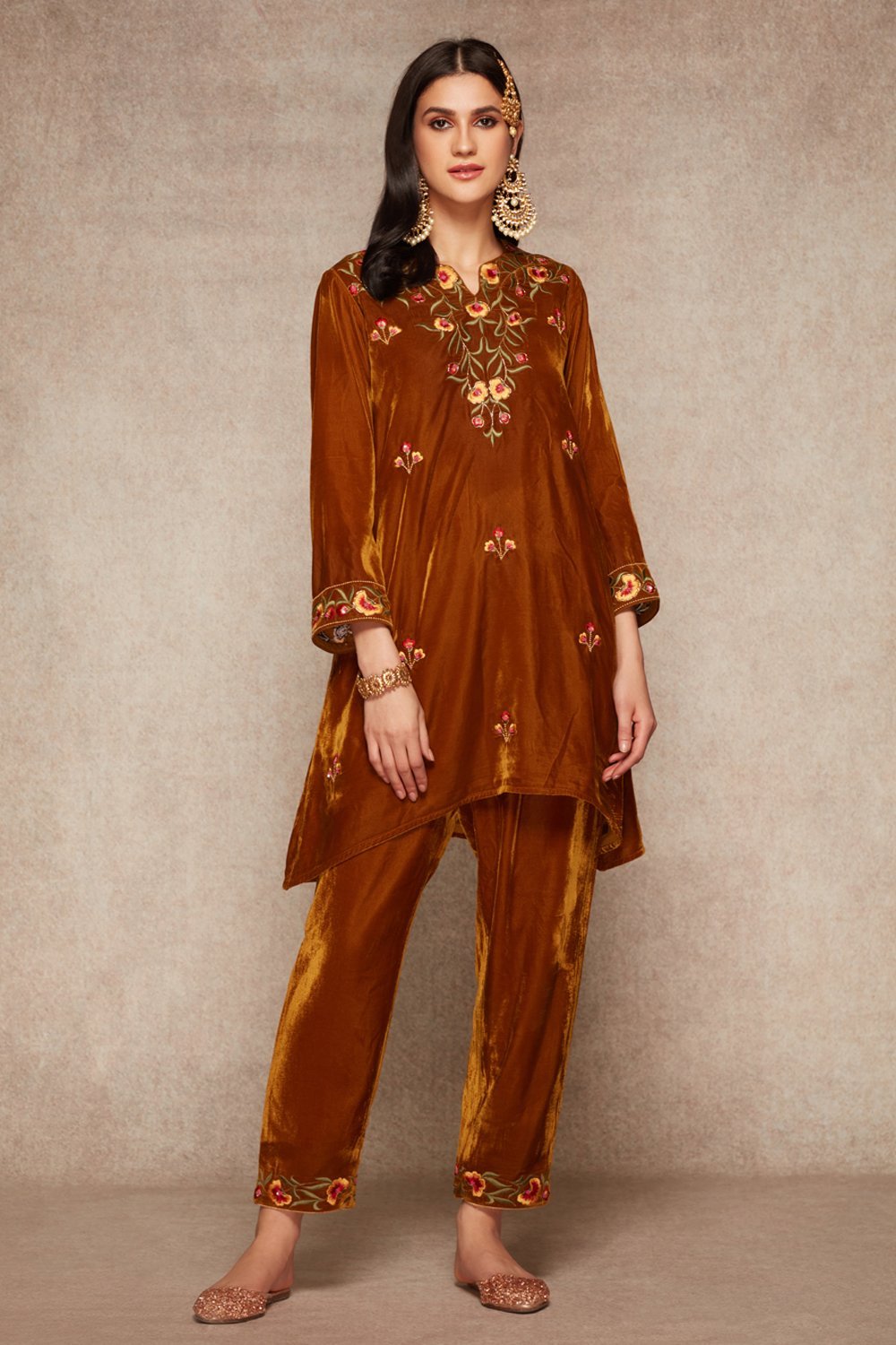 Honey Gold Kurta And Salwar Set - ajieshoberoi
