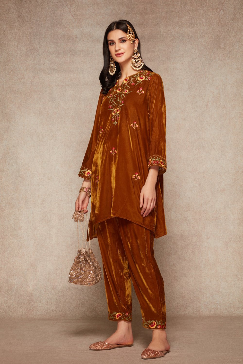 Honey Gold Kurta And Salwar Set - ajieshoberoi