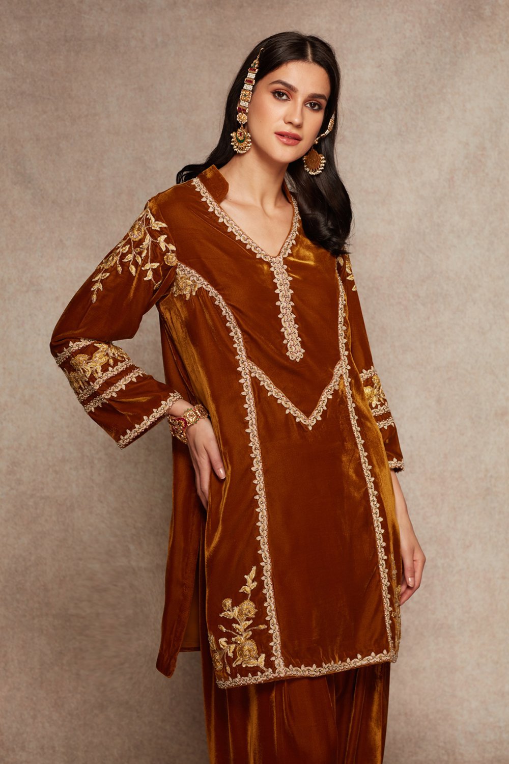 Honey Gold Kurta And Salwar Set - ajieshoberoi