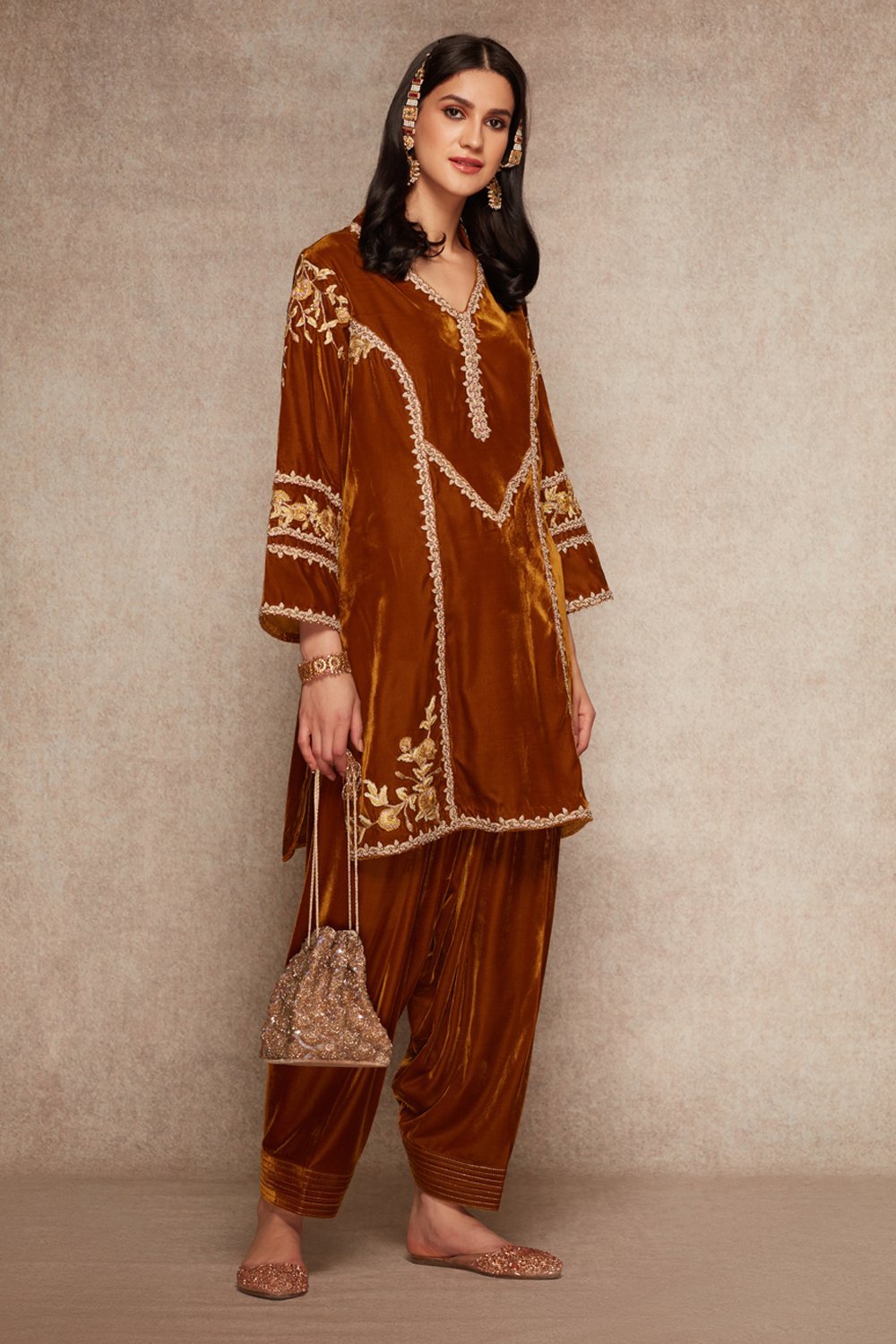 Honey Gold Kurta And Salwar Set - ajieshoberoi