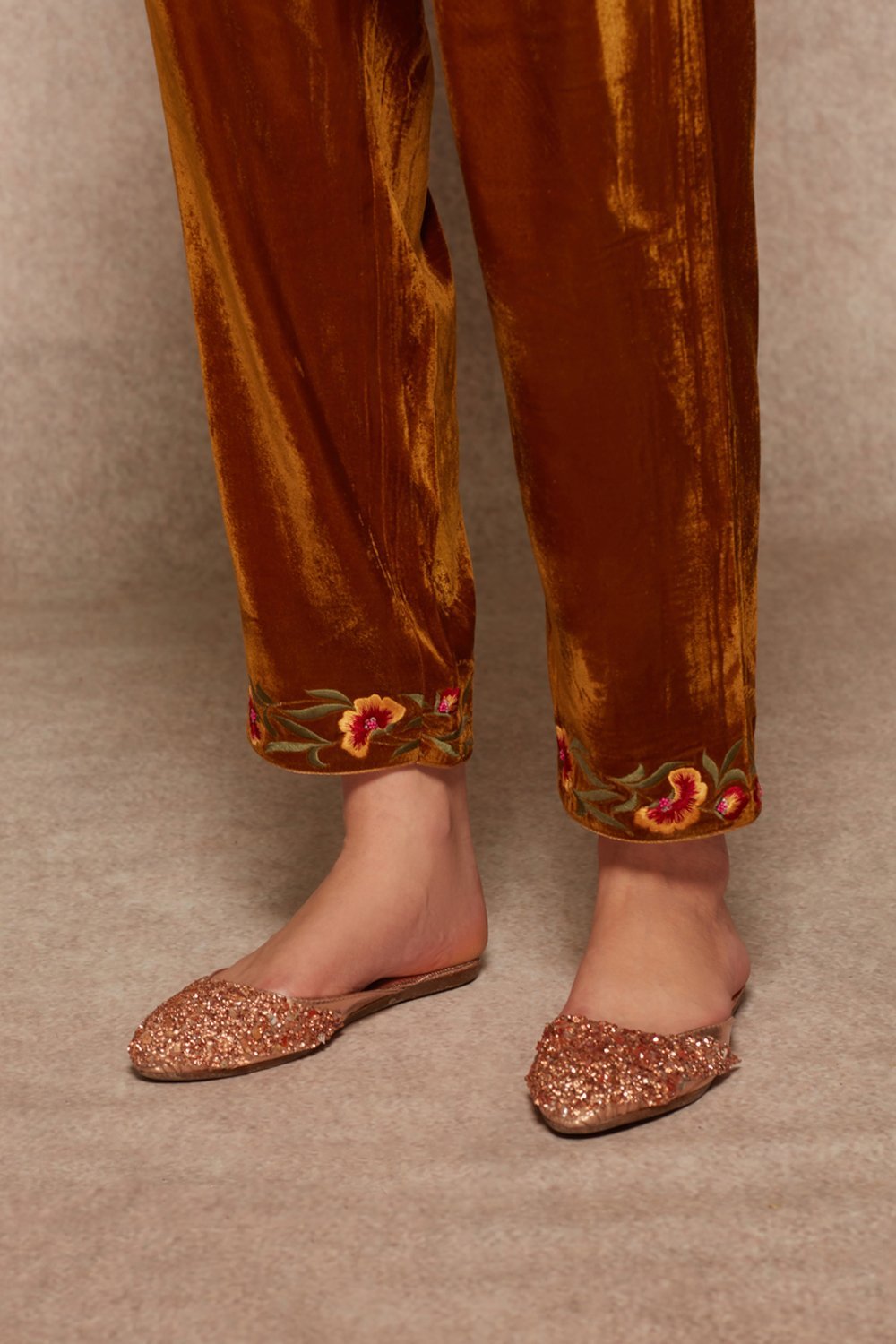 Honey Gold Kurta And Salwar Set - ajieshoberoi