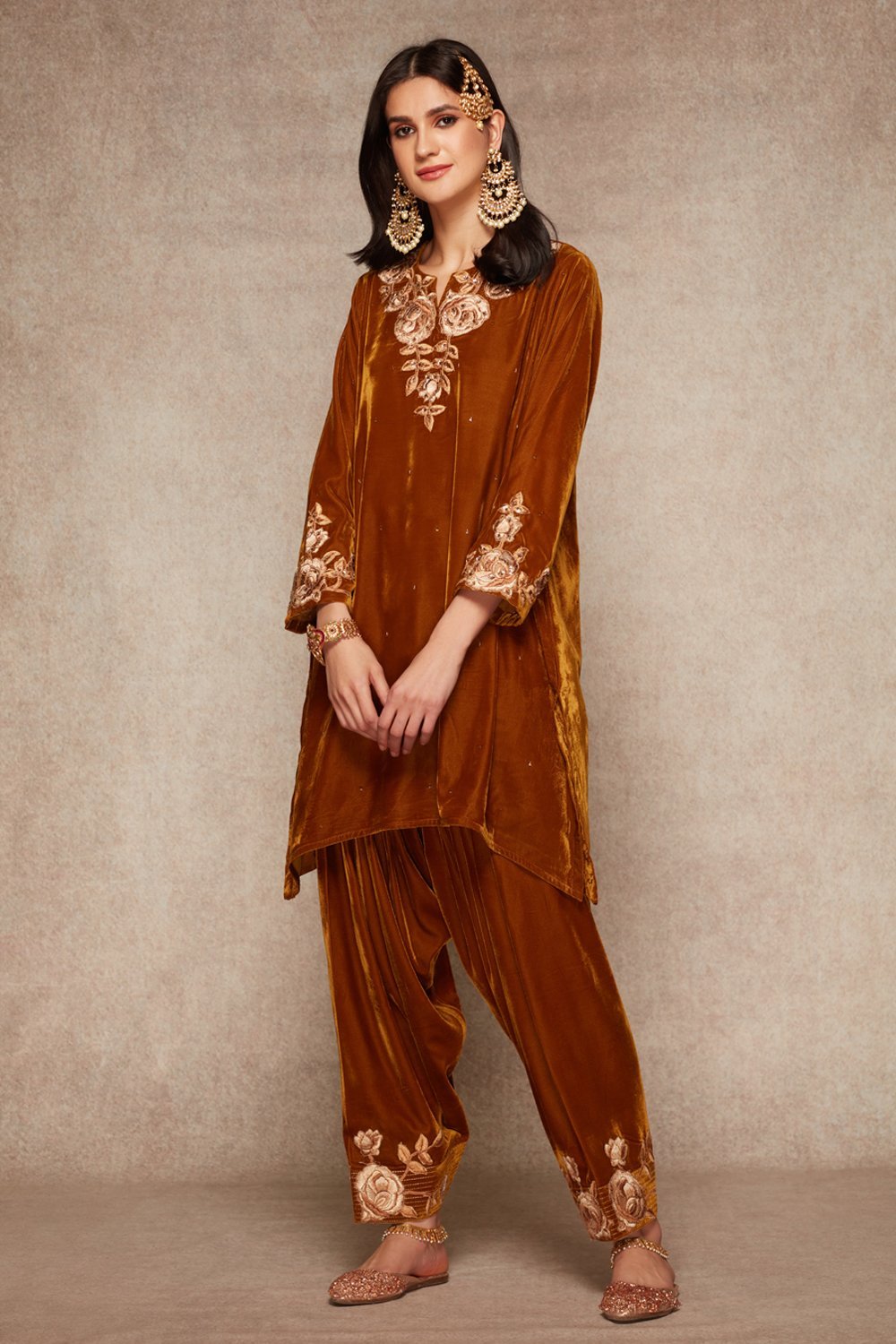 Honey Gold Kurta And Salwar Set - ajieshoberoi