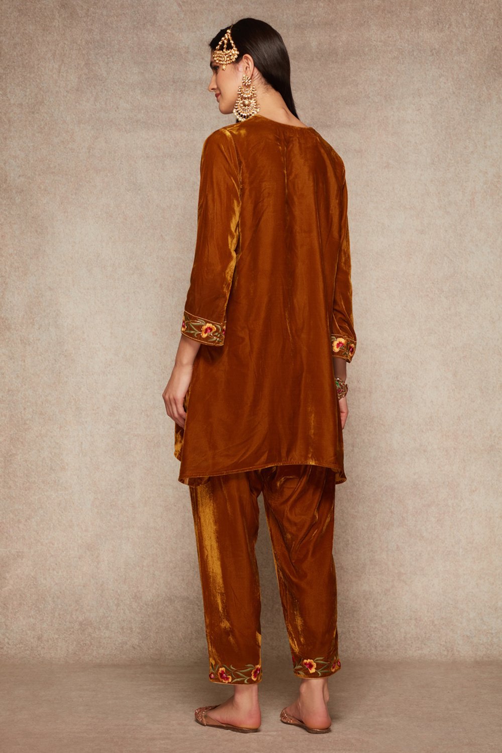 Honey Gold Kurta And Salwar Set - ajieshoberoi