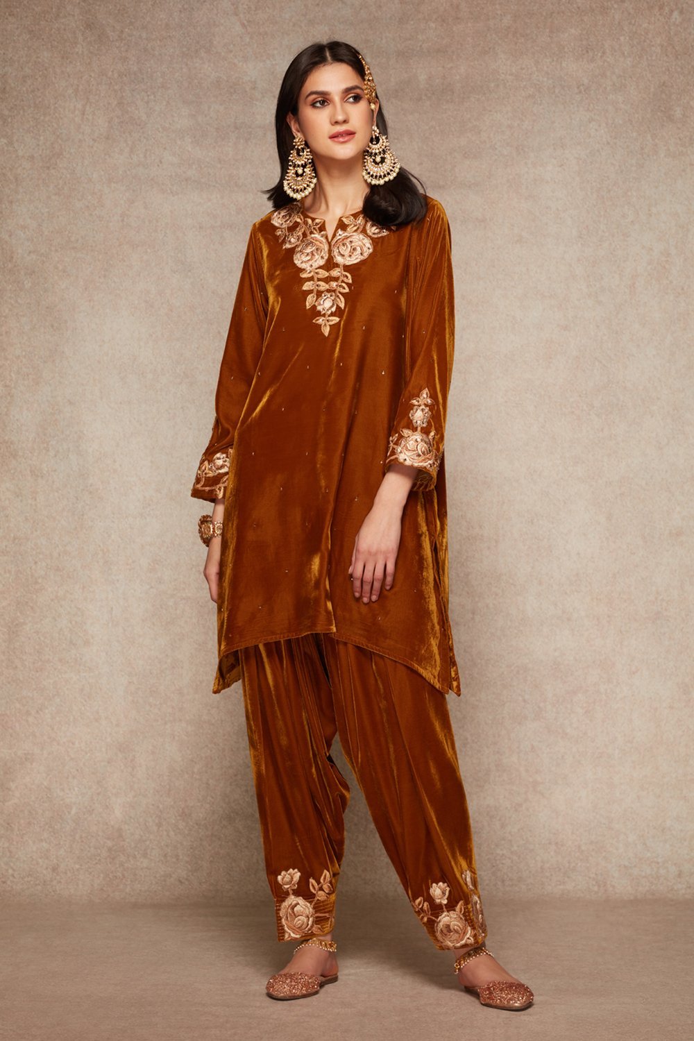 Honey Gold Kurta And Salwar Set - ajieshoberoi