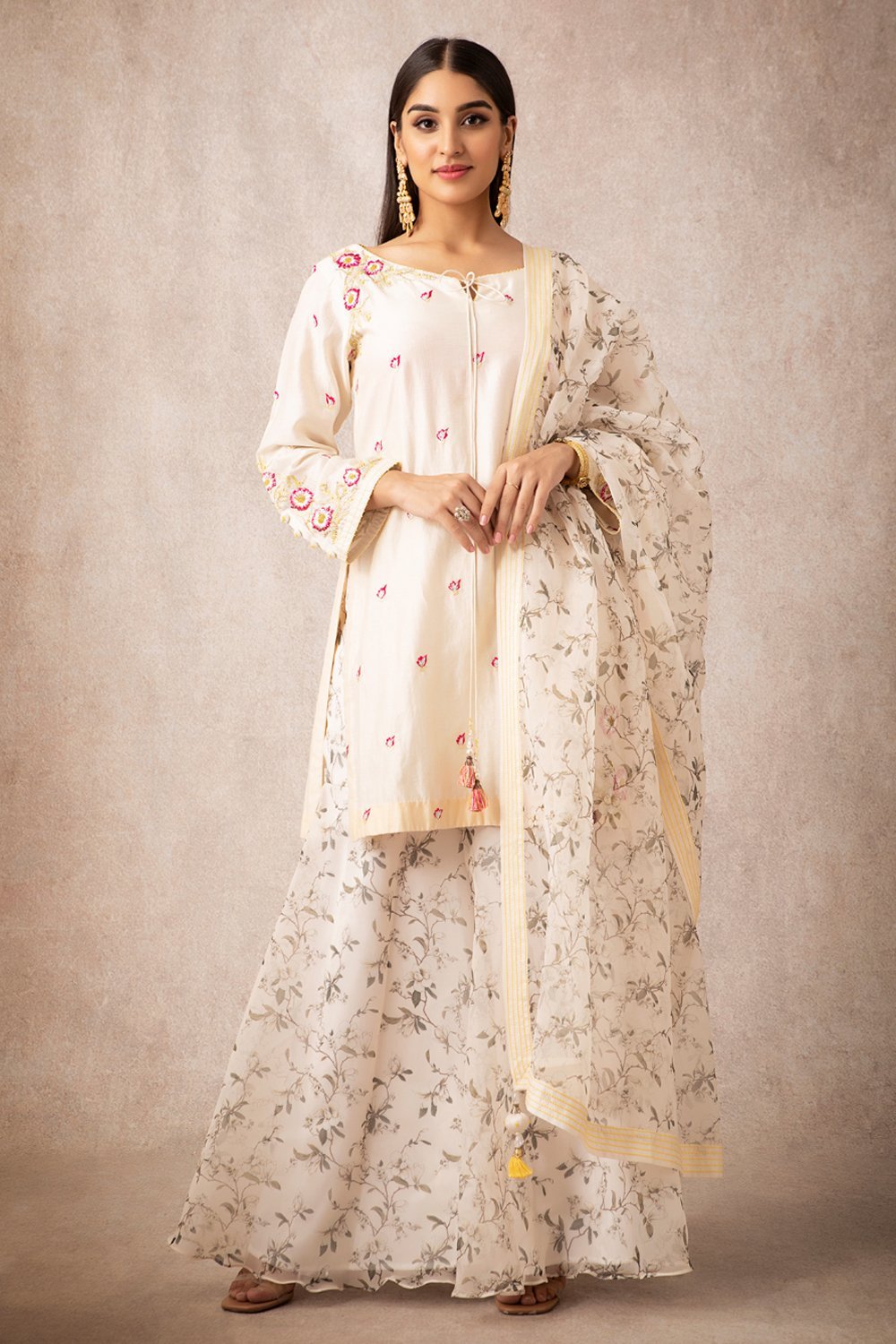 Ivory Short Kurta Set - ajieshoberoi
